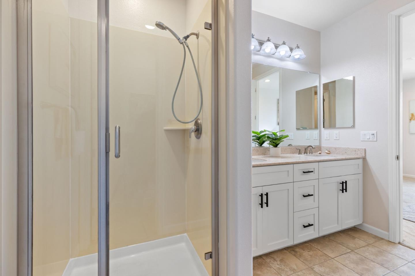 Detail Gallery Image 19 of 33 For 1916 Trento Loop, Milpitas,  CA 95035 - 3 Beds | 3/1 Baths