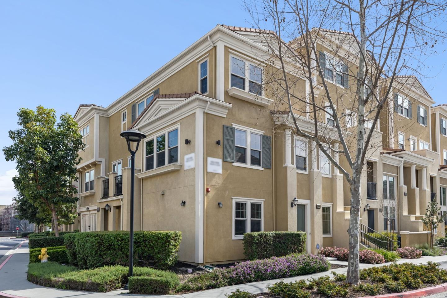 Detail Gallery Image 27 of 33 For 1916 Trento Loop, Milpitas,  CA 95035 - 3 Beds | 3/1 Baths