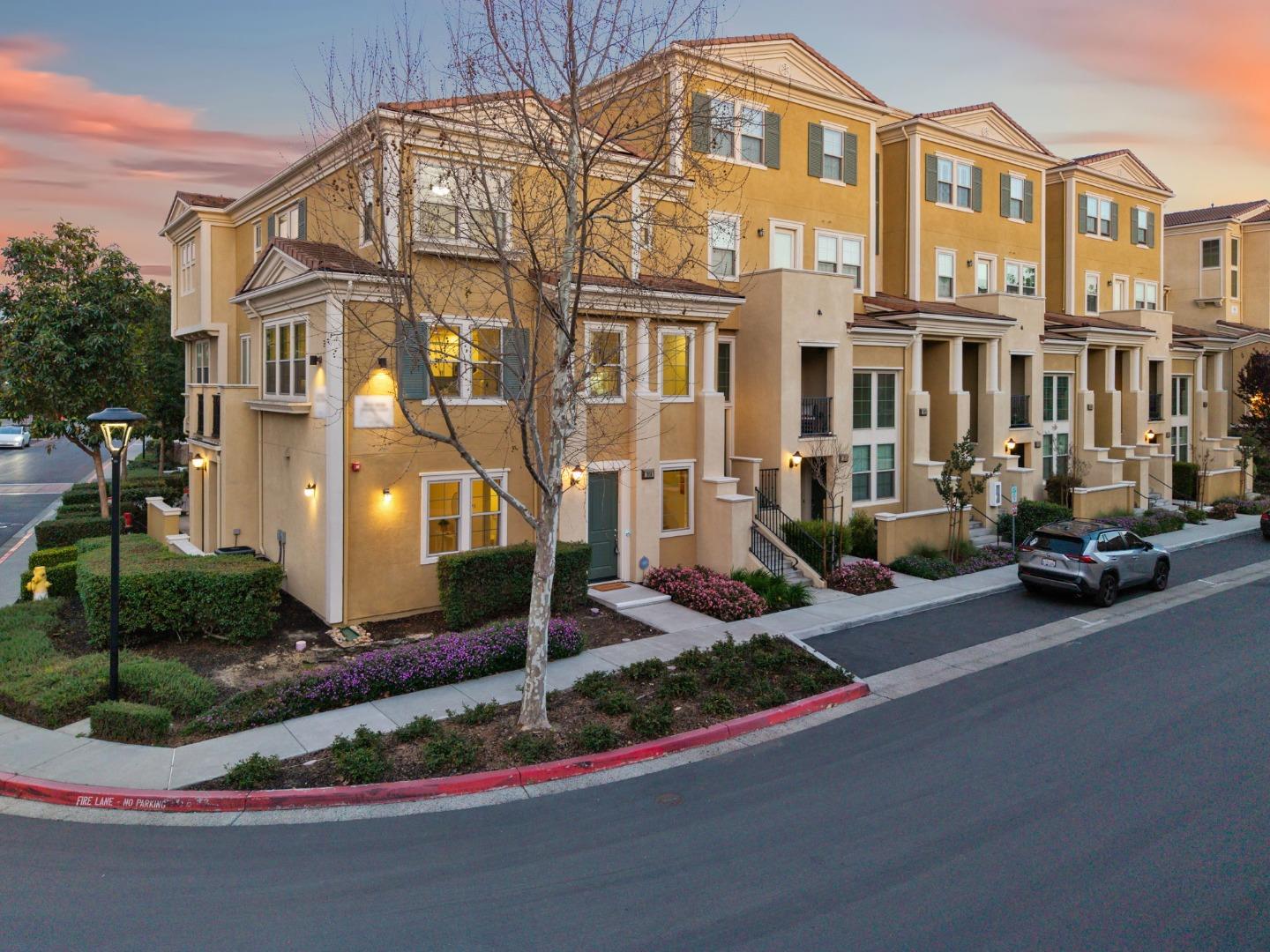 Detail Gallery Image 28 of 33 For 1916 Trento Loop, Milpitas,  CA 95035 - 3 Beds | 3/1 Baths