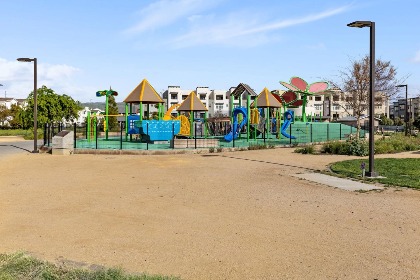 Detail Gallery Image 29 of 33 For 1916 Trento Loop, Milpitas,  CA 95035 - 3 Beds | 3/1 Baths