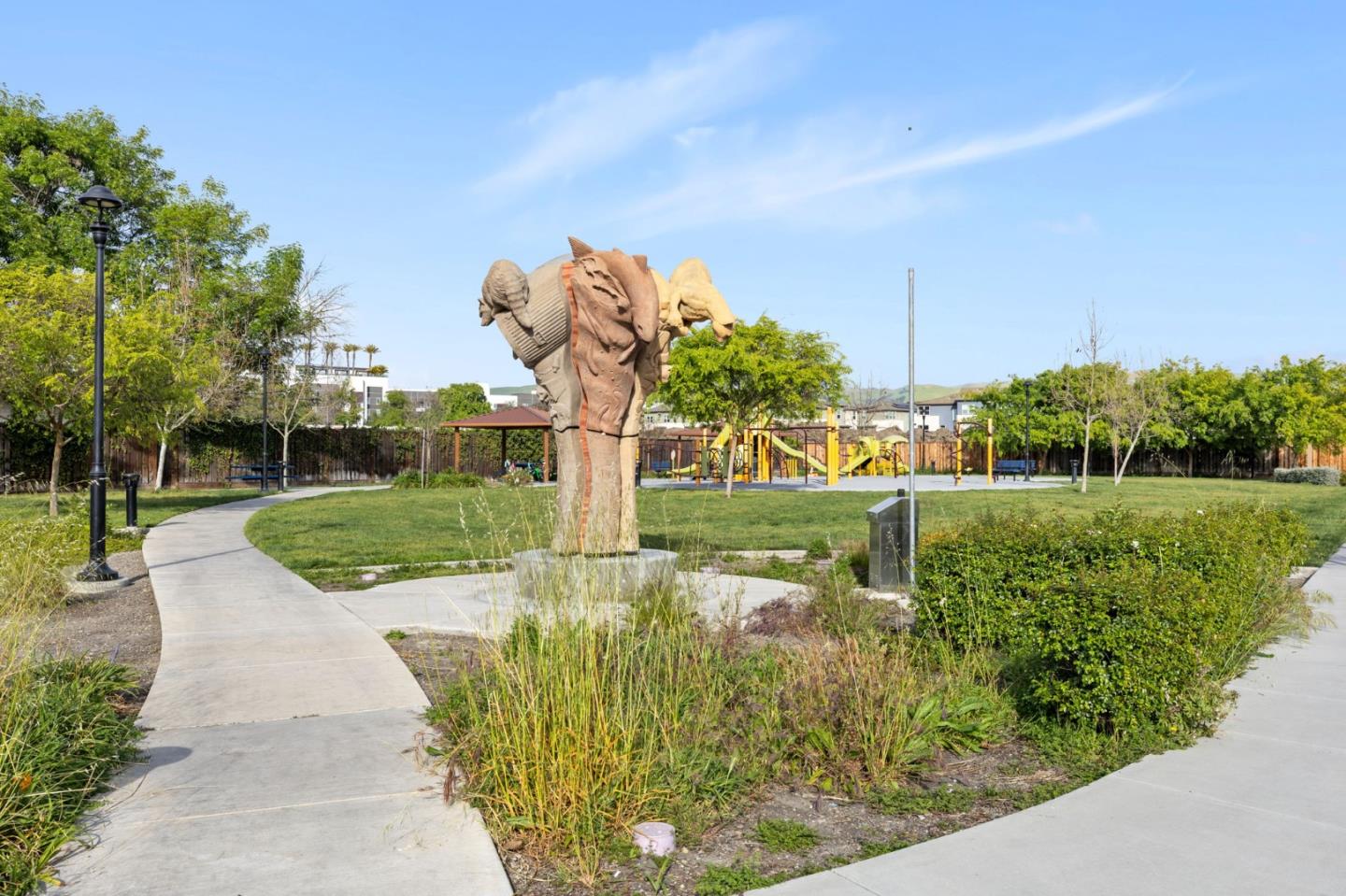 Detail Gallery Image 30 of 33 For 1916 Trento Loop, Milpitas,  CA 95035 - 3 Beds | 3/1 Baths