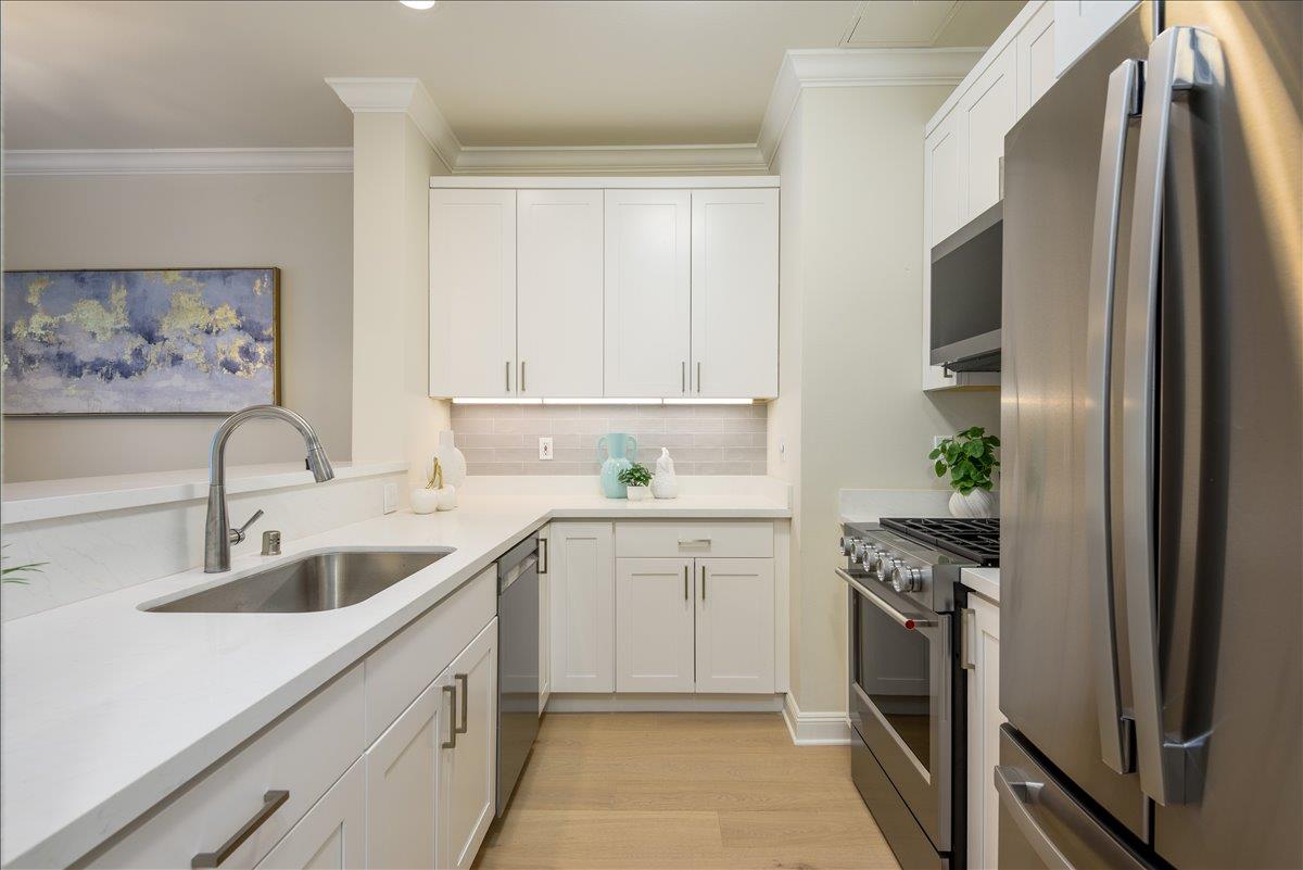 Detail Gallery Image 5 of 16 For 1568 Union St #201,  San Francisco,  CA 94123 - 2 Beds | 2 Baths