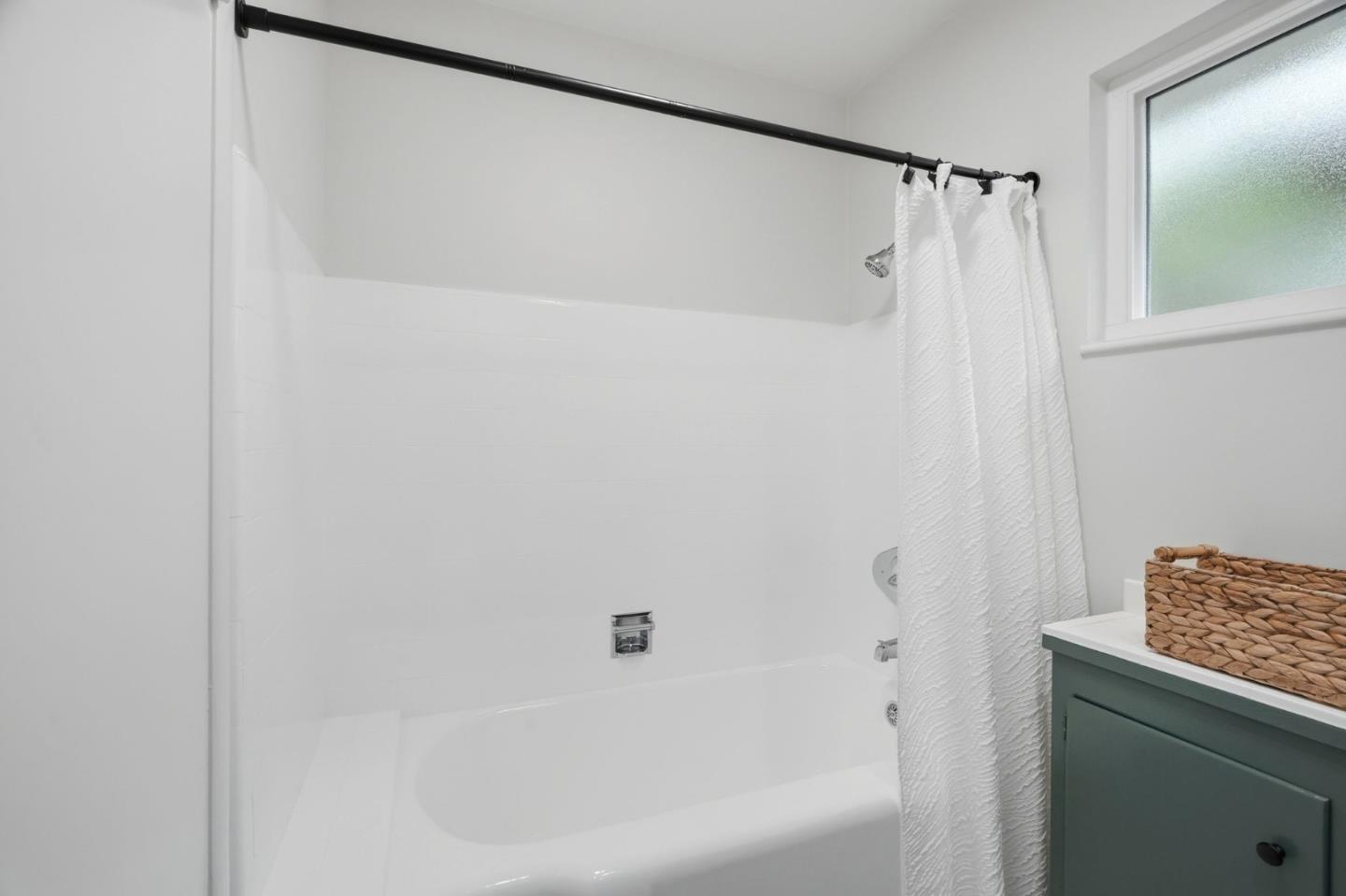 Detail Gallery Image 17 of 27 For 1624 Channing Ave, Palo Alto,  CA 94303 - 3 Beds | 2 Baths