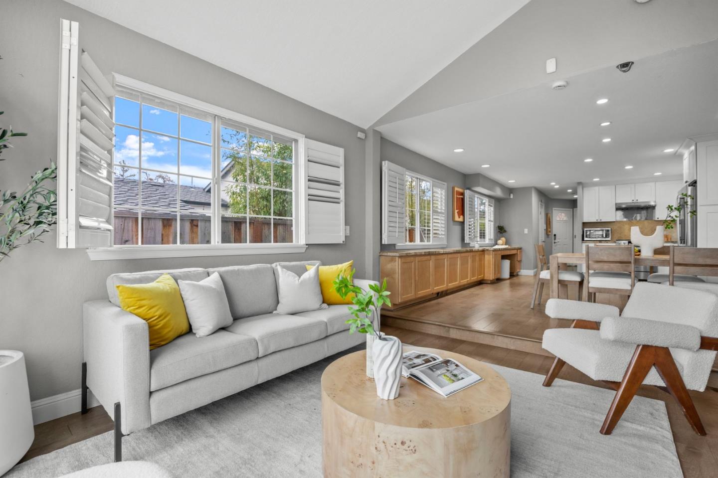 Detail Gallery Image 8 of 29 For 419 Alameda De Las Pulgas, Redwood City,  CA 94062 - 2 Beds | 2/1 Baths