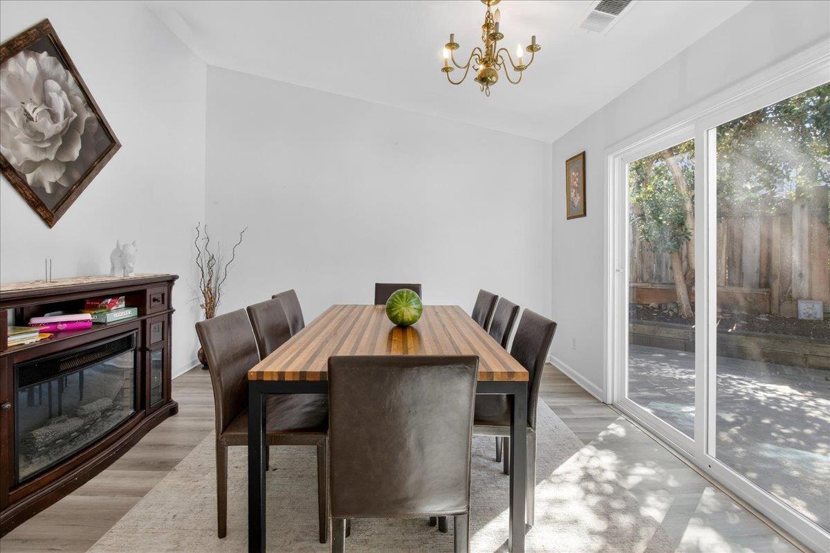 Detail Gallery Image 14 of 41 For 1911 Glarner St, Hollister,  CA 95023 - 4 Beds | 2/1 Baths