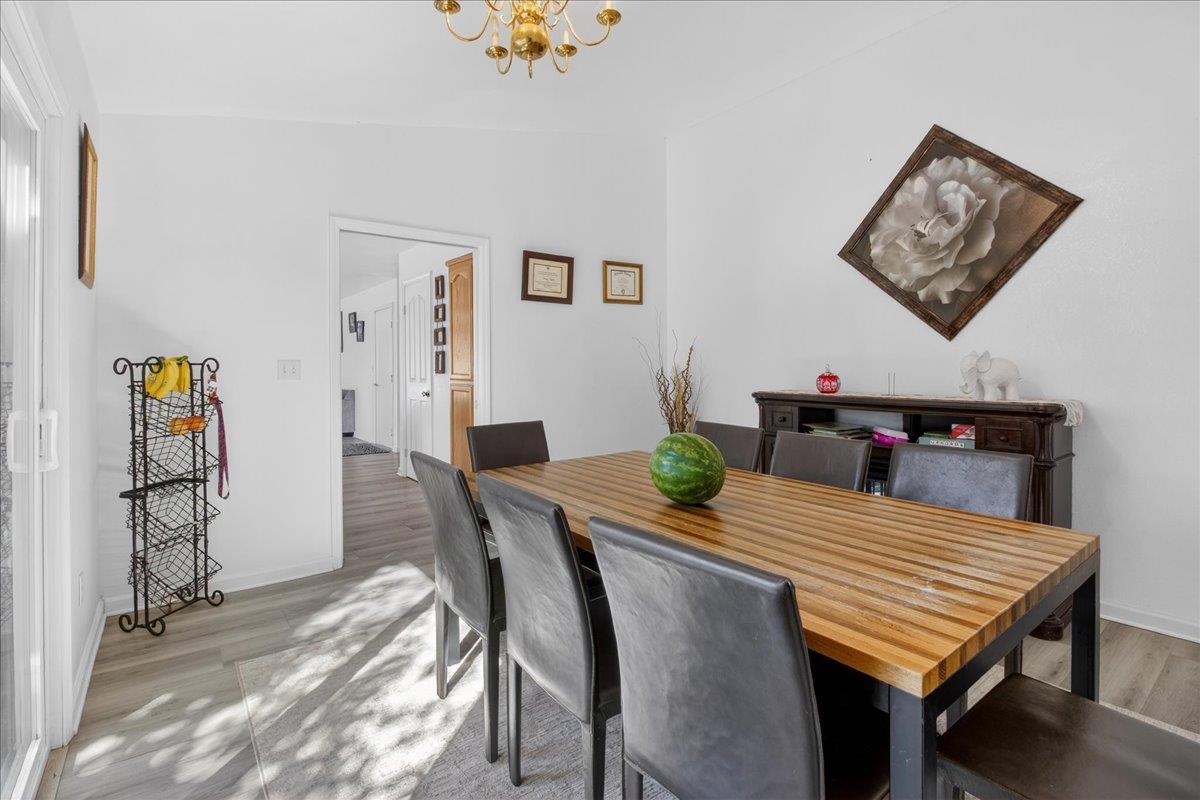 Detail Gallery Image 15 of 41 For 1911 Glarner St, Hollister,  CA 95023 - 4 Beds | 2/1 Baths