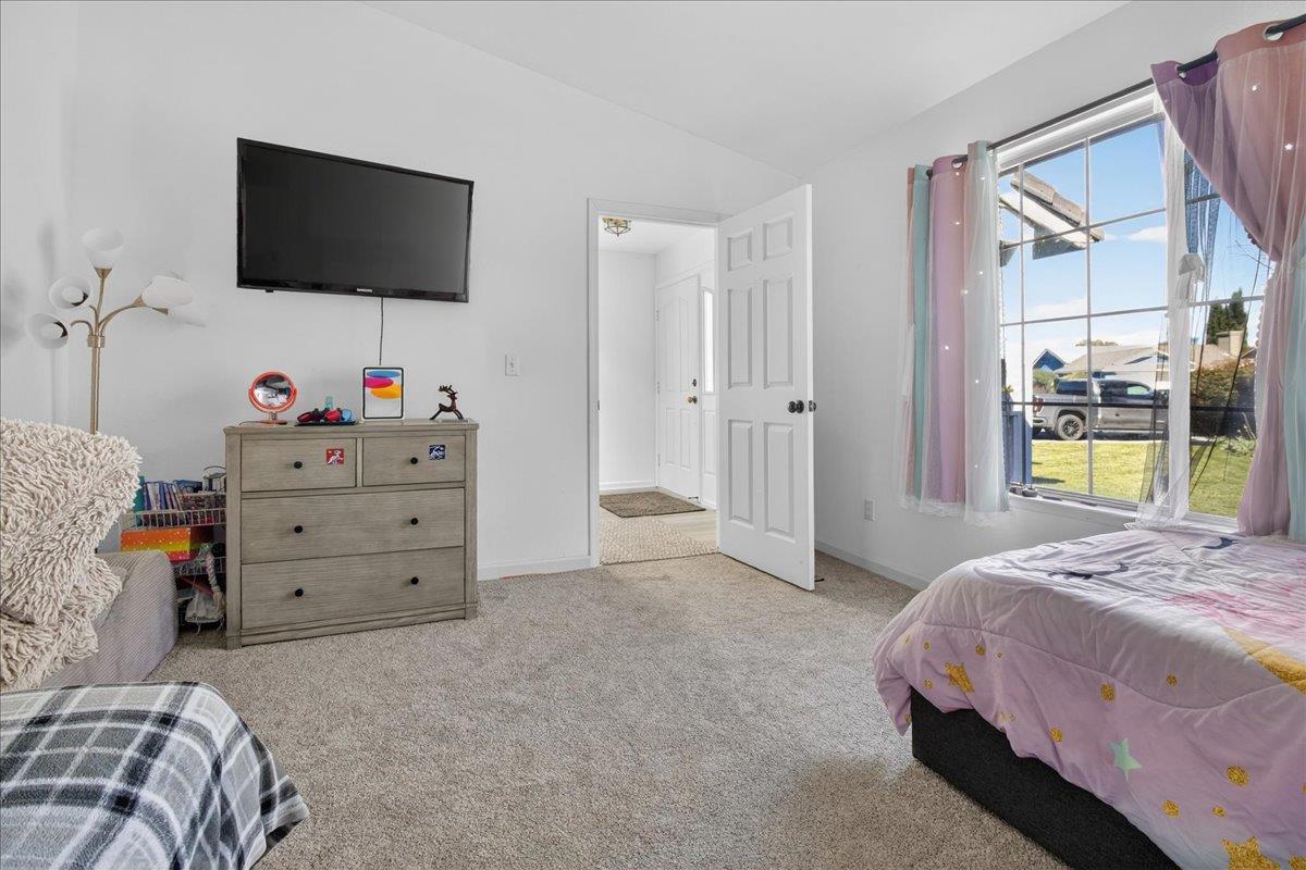 Detail Gallery Image 23 of 41 For 1911 Glarner St, Hollister,  CA 95023 - 4 Beds | 2/1 Baths