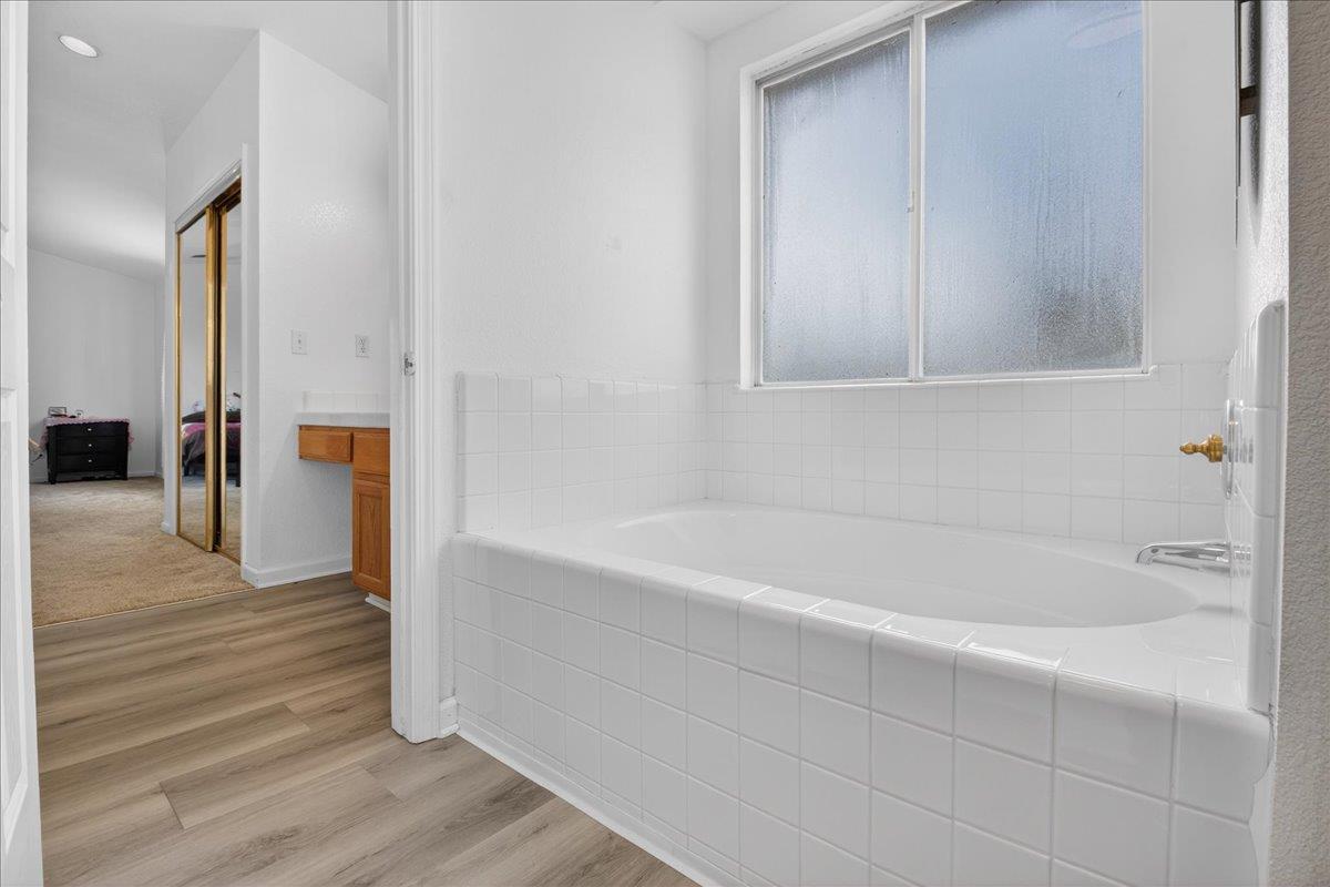 Detail Gallery Image 32 of 41 For 1911 Glarner St, Hollister,  CA 95023 - 4 Beds | 2/1 Baths