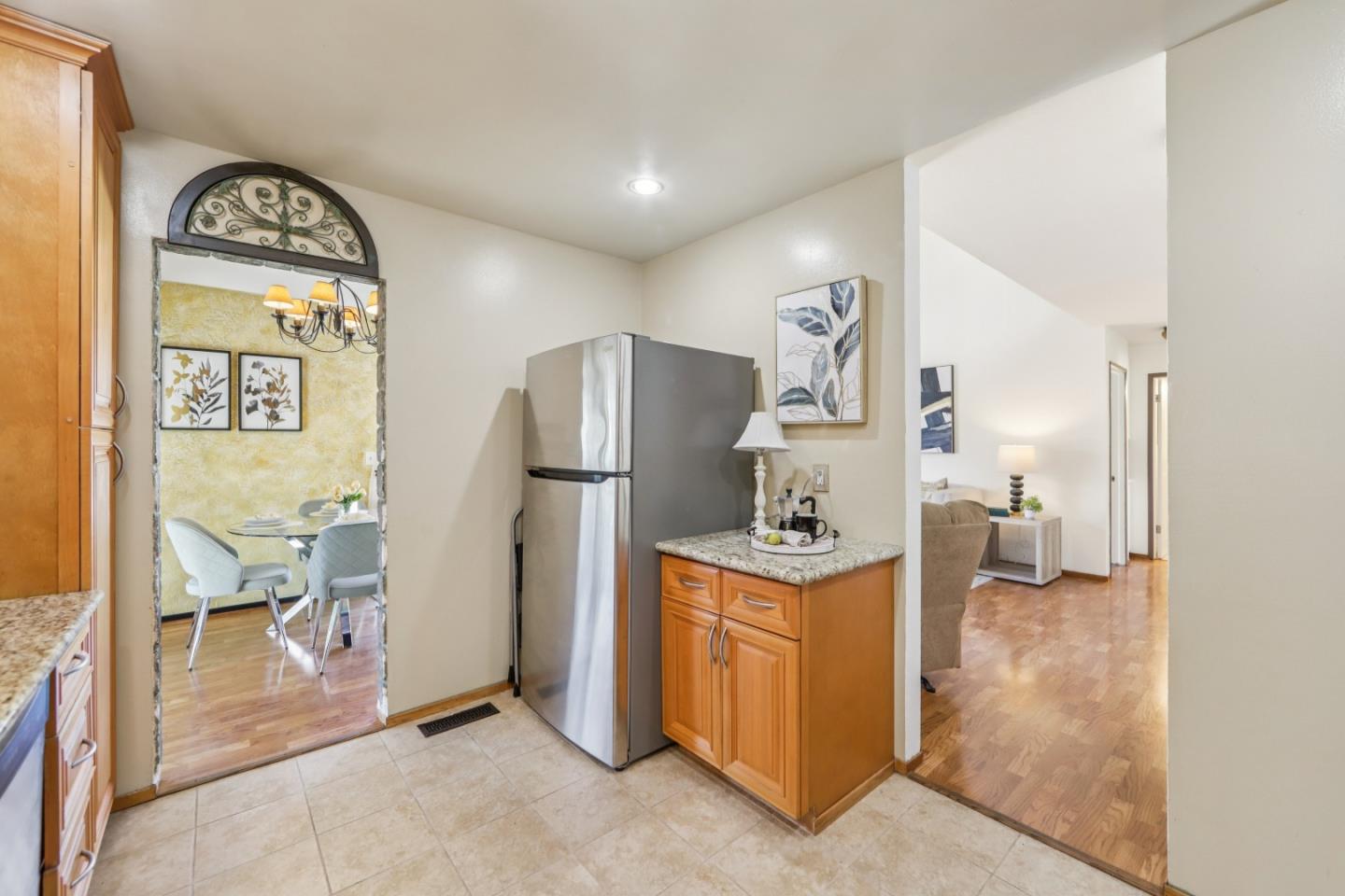Detail Gallery Image 11 of 52 For 2280 Zoria Cir, San Jose,  CA 95131 - 4 Beds | 2 Baths