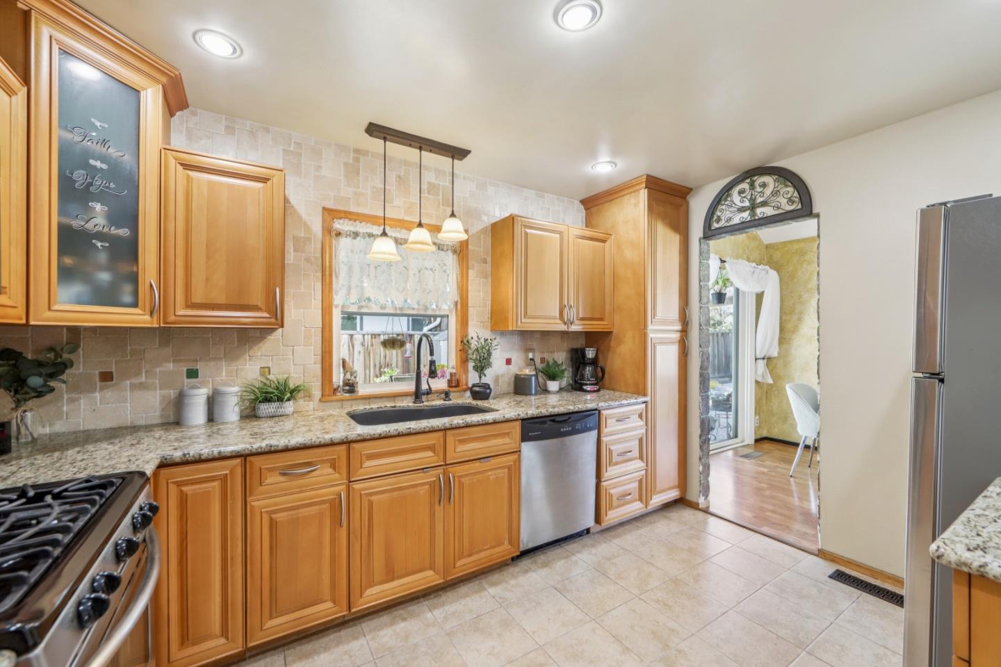 Detail Gallery Image 12 of 52 For 2280 Zoria Cir, San Jose,  CA 95131 - 4 Beds | 2 Baths