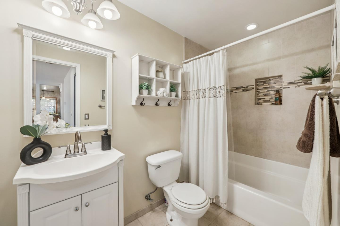 Detail Gallery Image 16 of 52 For 2280 Zoria Cir, San Jose,  CA 95131 - 4 Beds | 2 Baths