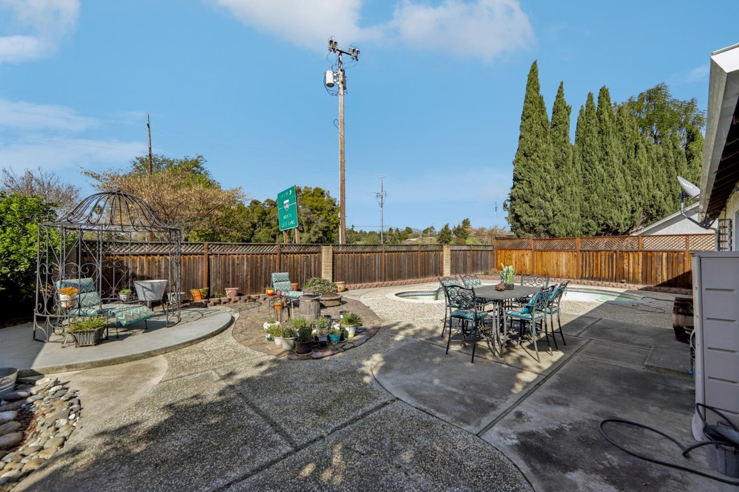 Detail Gallery Image 32 of 52 For 2280 Zoria Cir, San Jose,  CA 95131 - 4 Beds | 2 Baths