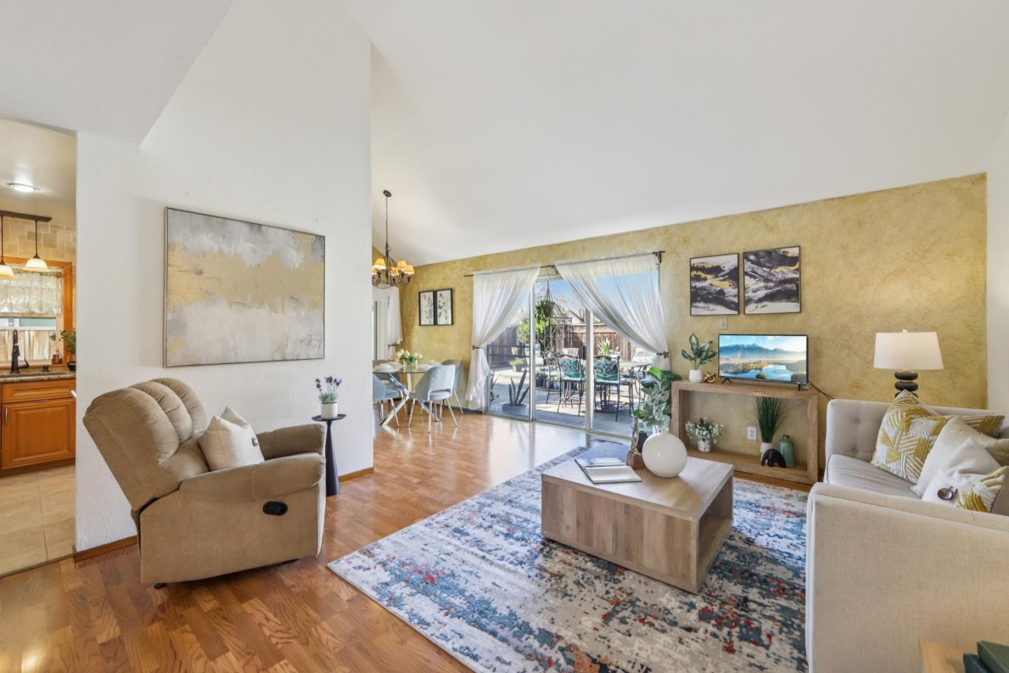 Detail Gallery Image 7 of 52 For 2280 Zoria Cir, San Jose,  CA 95131 - 4 Beds | 2 Baths