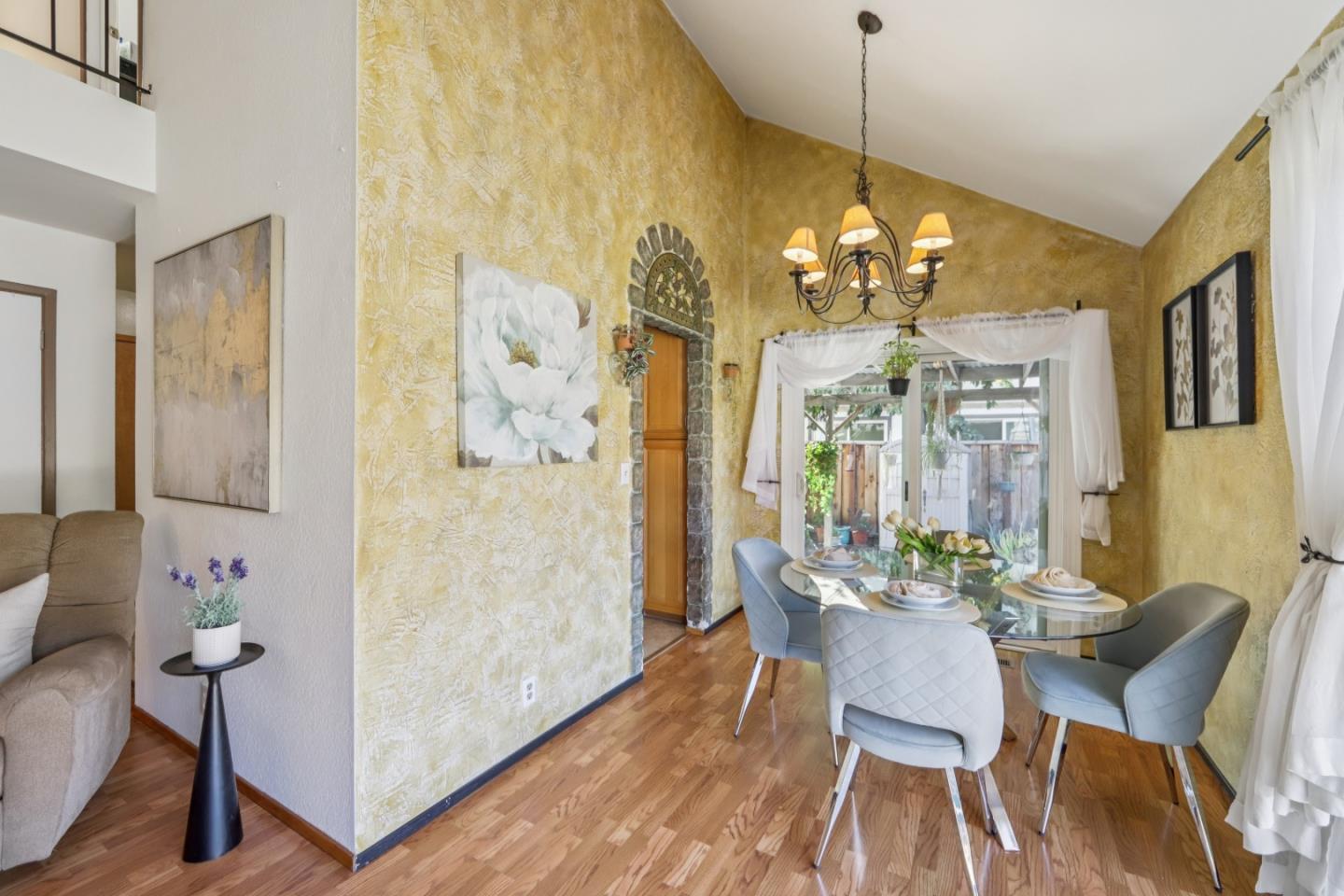 Detail Gallery Image 9 of 52 For 2280 Zoria Cir, San Jose,  CA 95131 - 4 Beds | 2 Baths