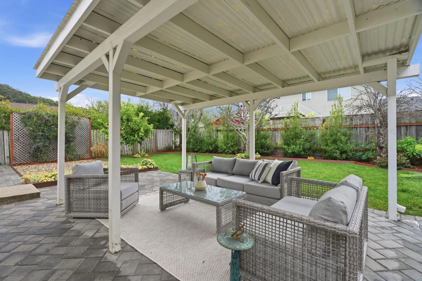 Detail Gallery Image 13 of 31 For 824 Arguello Blvd, Pacifica,  CA 94044 - 3 Beds | 1 Baths