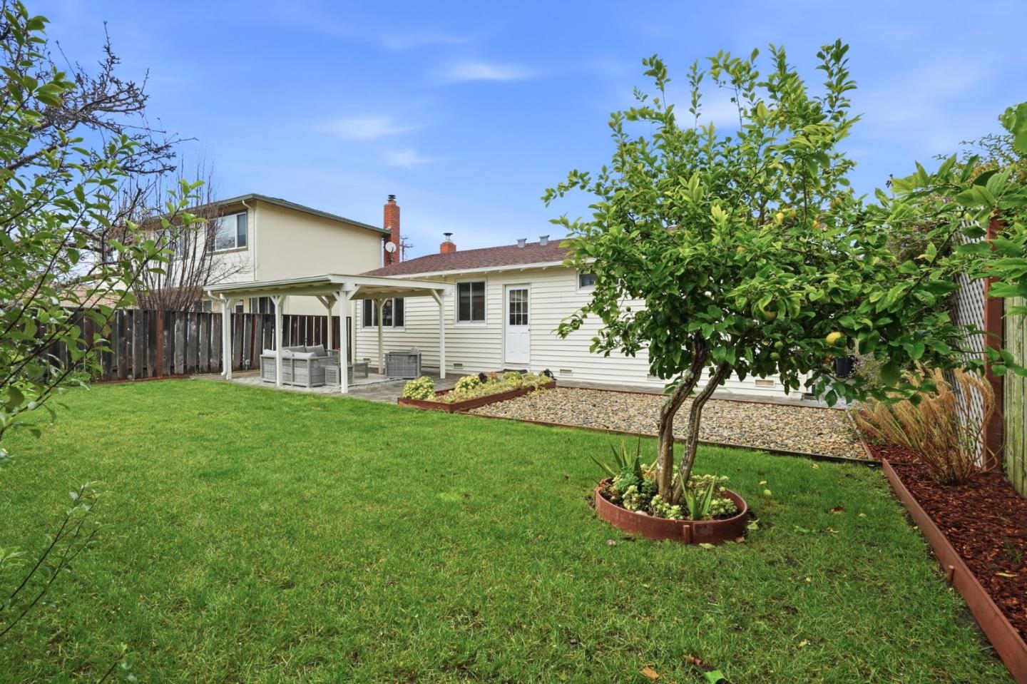 Detail Gallery Image 16 of 31 For 824 Arguello Blvd, Pacifica,  CA 94044 - 3 Beds | 1 Baths