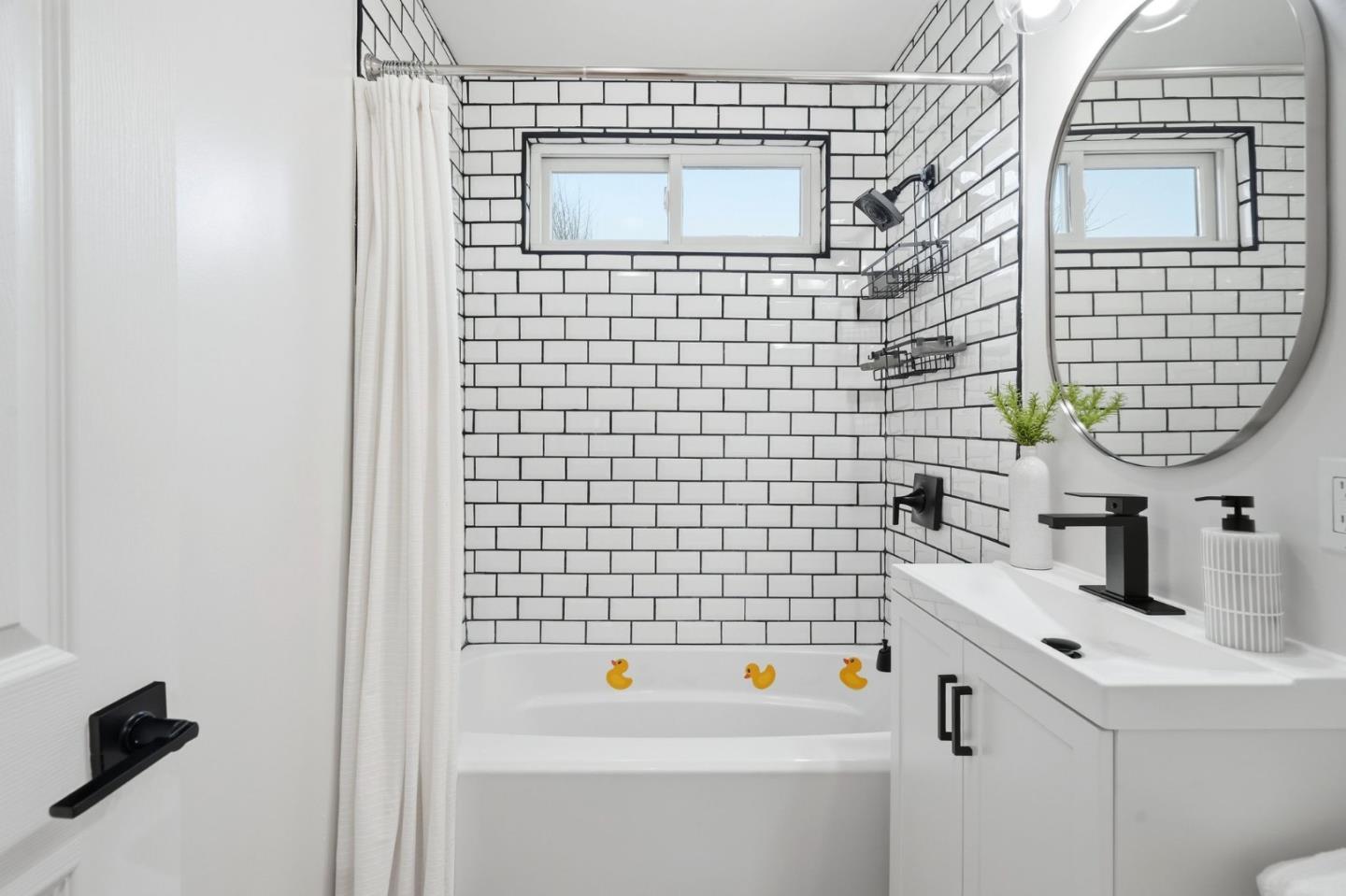 Detail Gallery Image 24 of 31 For 824 Arguello Blvd, Pacifica,  CA 94044 - 3 Beds | 1 Baths