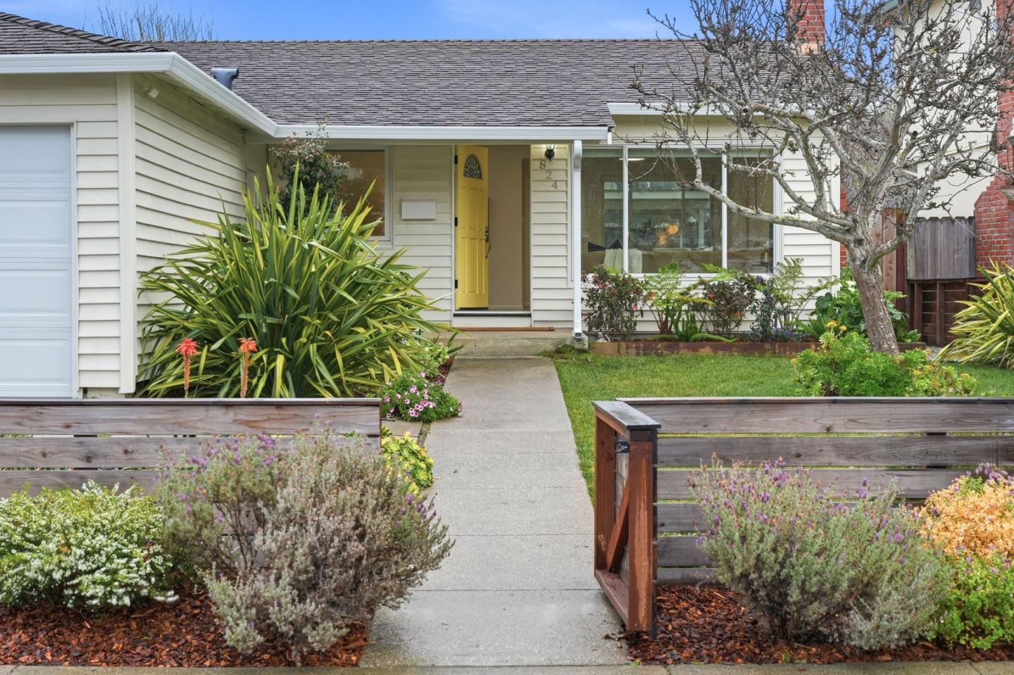 Detail Gallery Image 5 of 31 For 824 Arguello Blvd, Pacifica,  CA 94044 - 3 Beds | 1 Baths