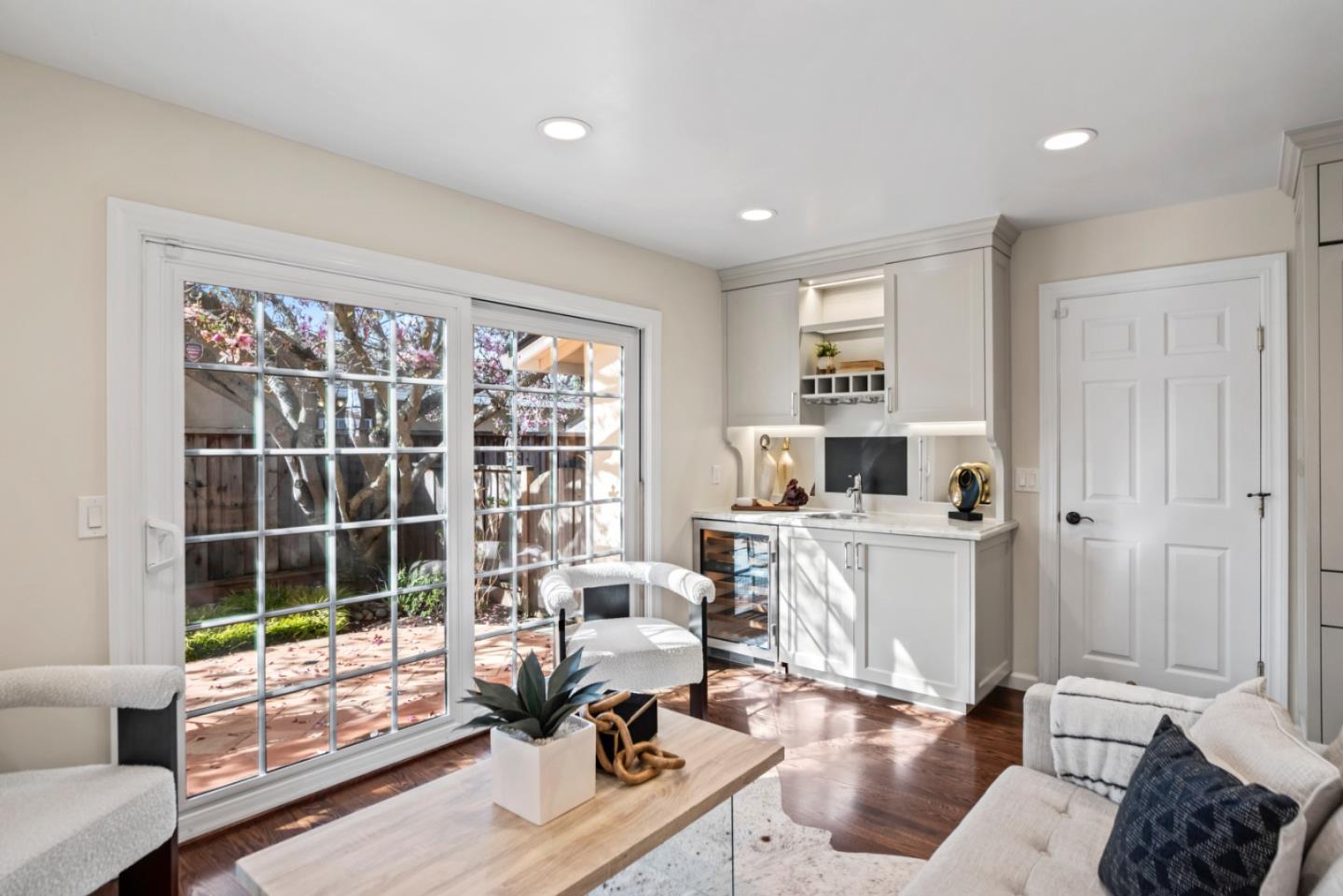 Detail Gallery Image 11 of 27 For 1020 W Homestead Rd, Sunnyvale,  CA 94087 - 3 Beds | 2 Baths