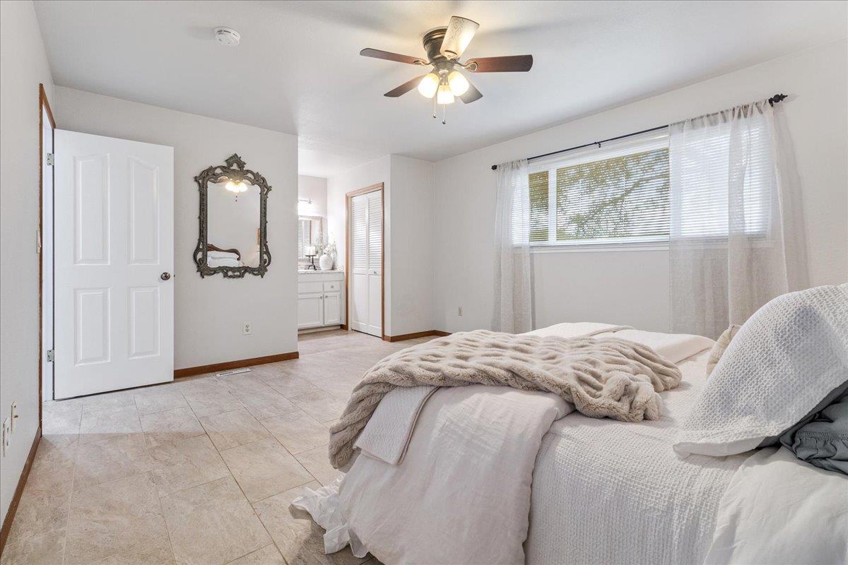 Detail Gallery Image 17 of 29 For 17140 Garlen Ln, Salinas,  CA 93907 - 3 Beds | 2 Baths