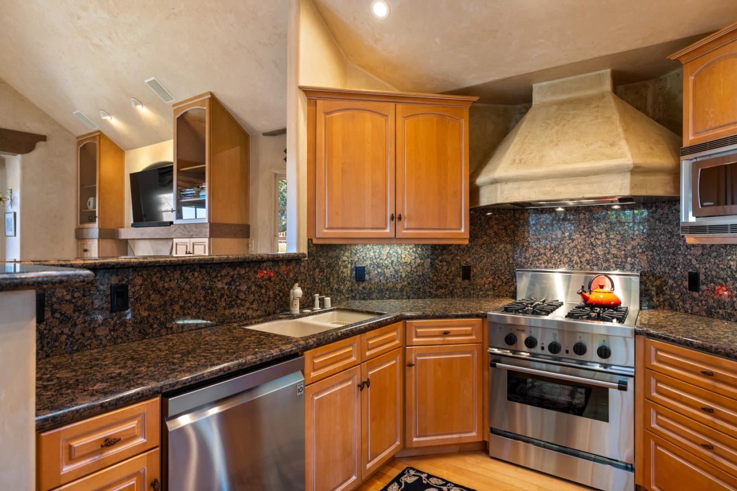 Detail Gallery Image 17 of 72 For Santa Fe 3 Se of 4th, Carmel,  CA 93921 - 3 Beds | 2 Baths