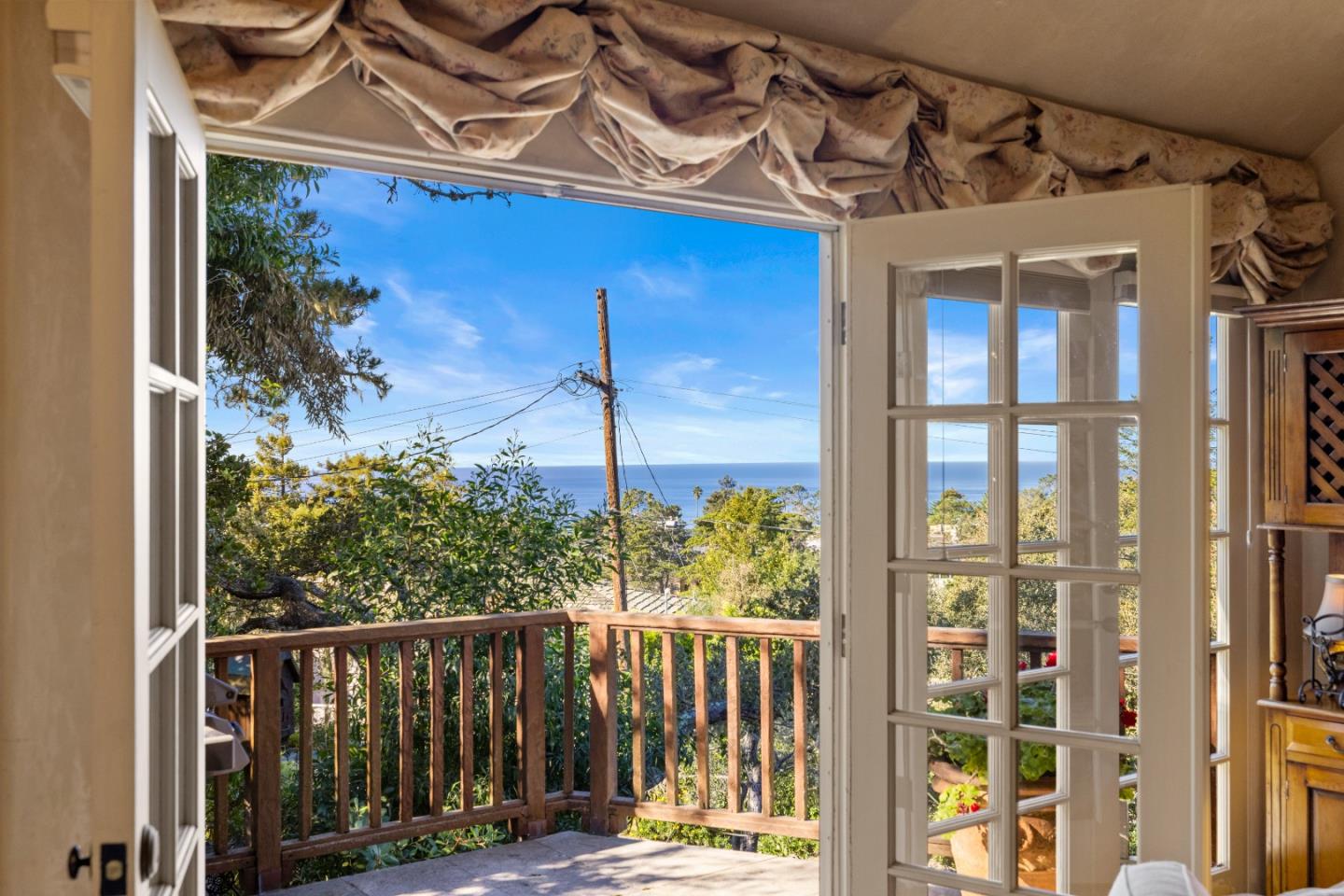 Detail Gallery Image 20 of 72 For Santa Fe 3 Se of 4th, Carmel,  CA 93921 - 3 Beds | 2 Baths