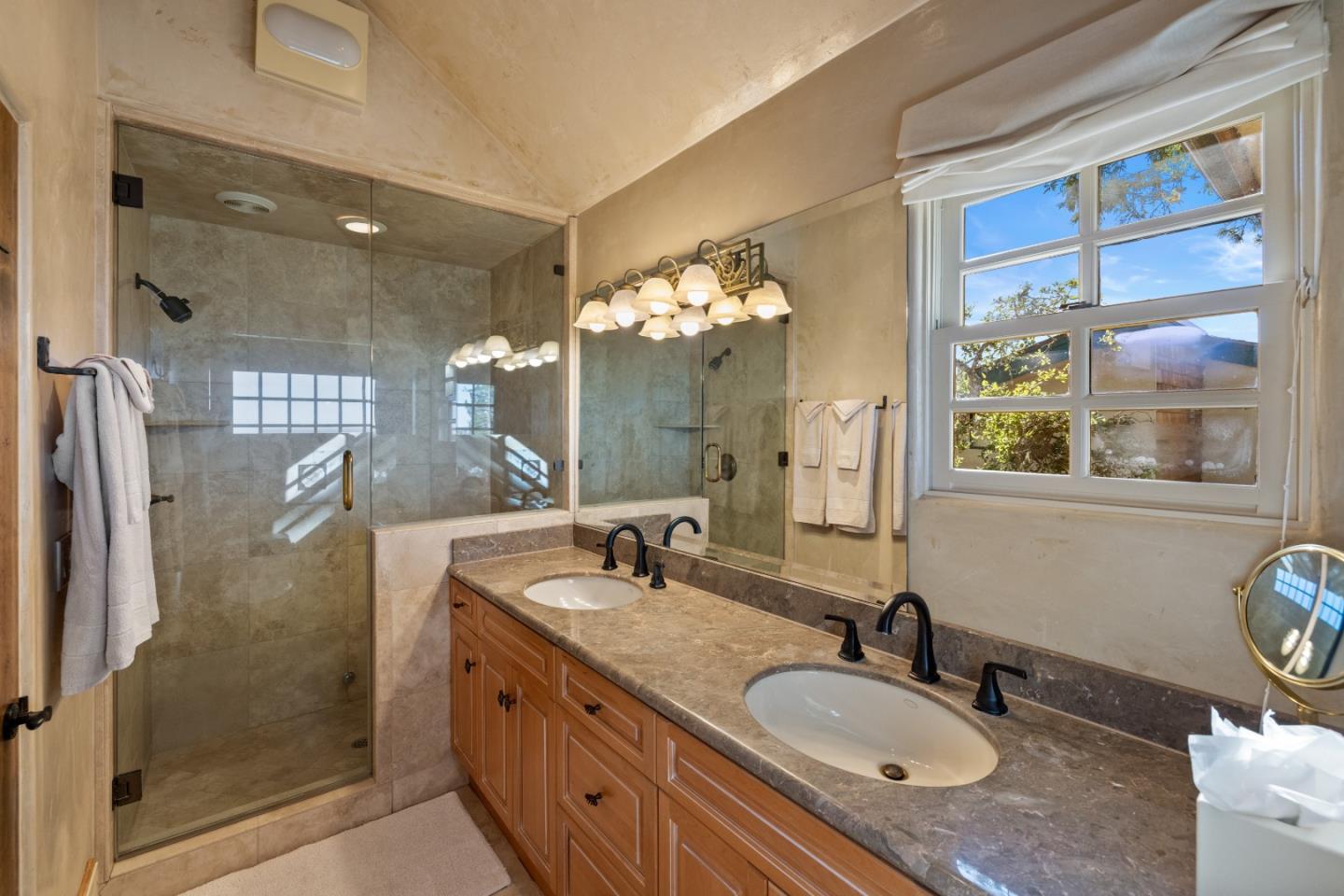 Detail Gallery Image 31 of 72 For Santa Fe 3 Se of 4th, Carmel,  CA 93921 - 3 Beds | 2 Baths