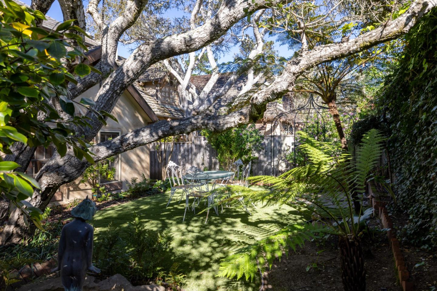 Detail Gallery Image 53 of 72 For Santa Fe 3 Se of 4th, Carmel,  CA 93921 - 3 Beds | 2 Baths