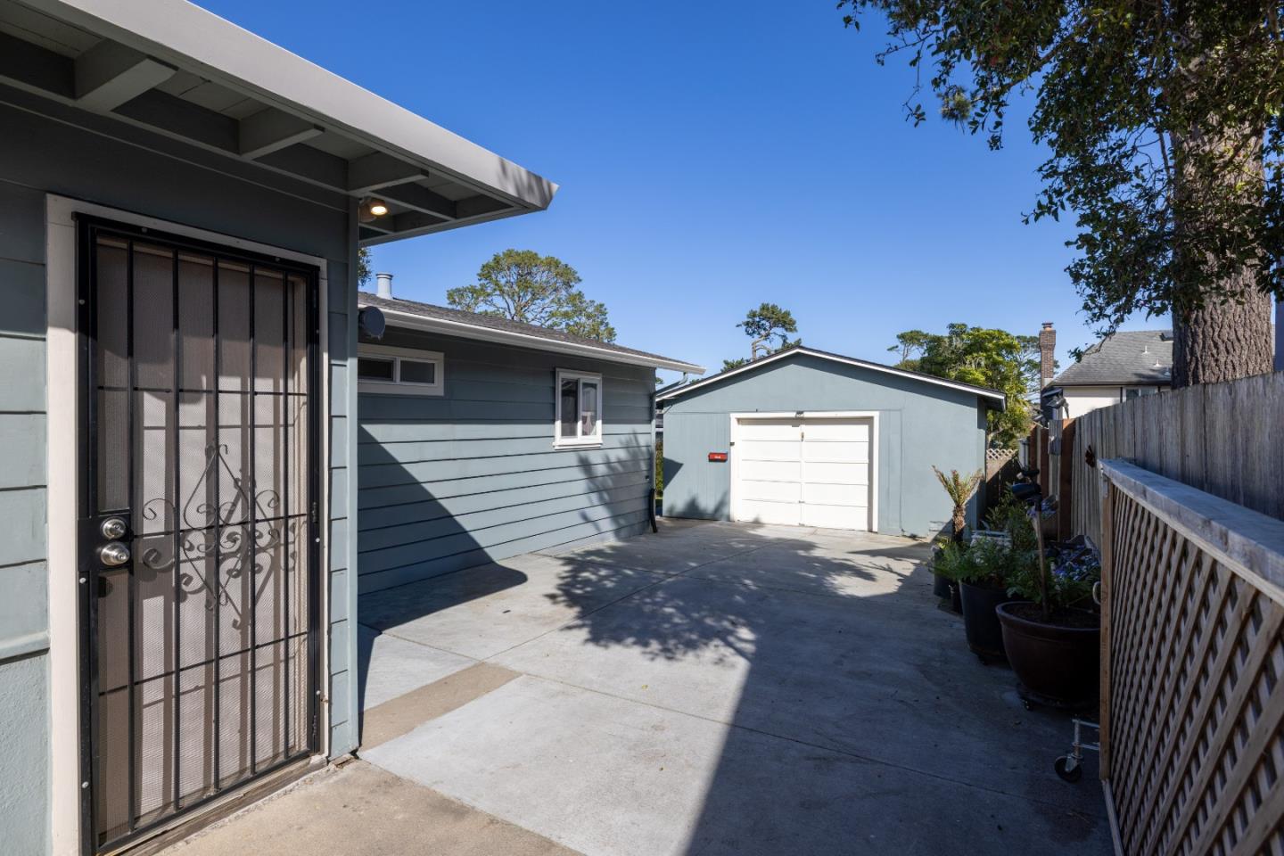 Detail Gallery Image 28 of 36 For 748 Alice St, Monterey,  CA 93940 - 3 Beds | 2 Baths