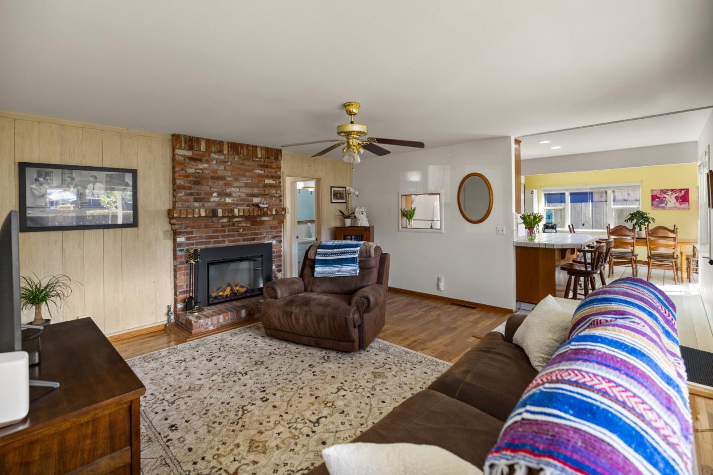 Detail Gallery Image 4 of 36 For 748 Alice St, Monterey,  CA 93940 - 3 Beds | 2 Baths