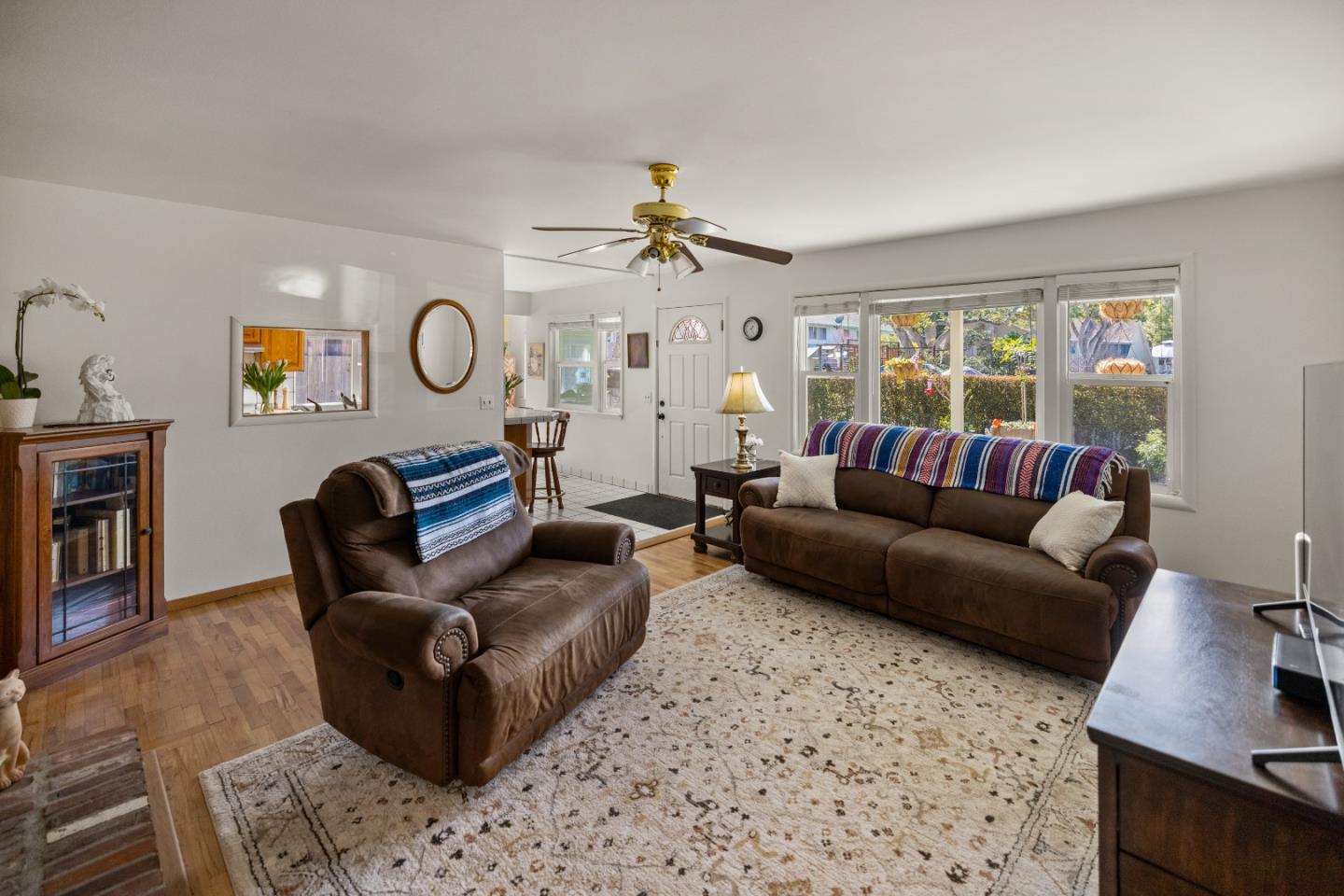 Detail Gallery Image 5 of 36 For 748 Alice St, Monterey,  CA 93940 - 3 Beds | 2 Baths