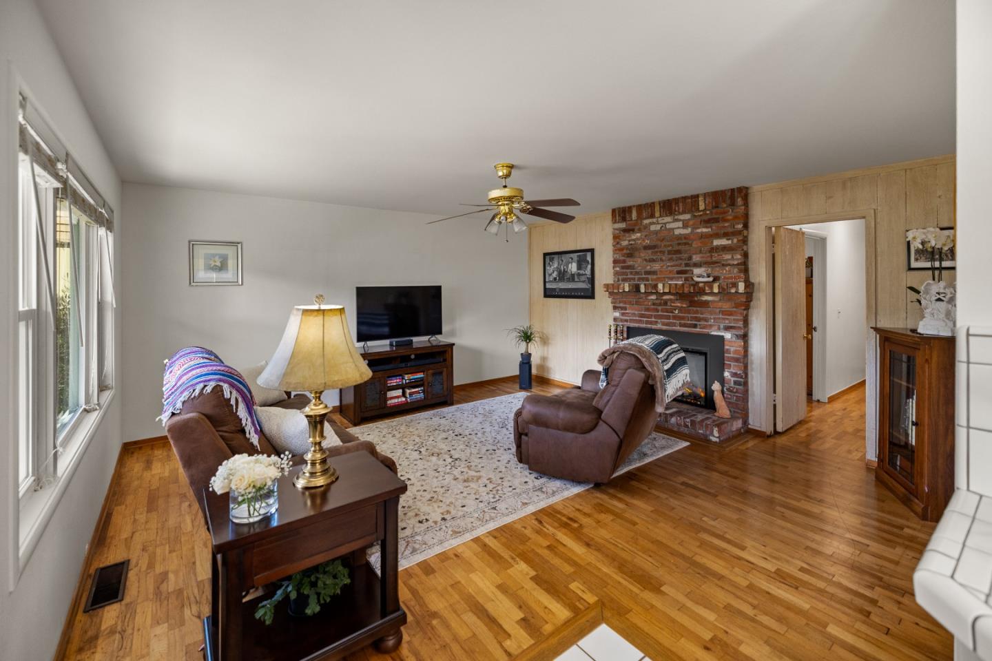 Detail Gallery Image 7 of 36 For 748 Alice St, Monterey,  CA 93940 - 3 Beds | 2 Baths