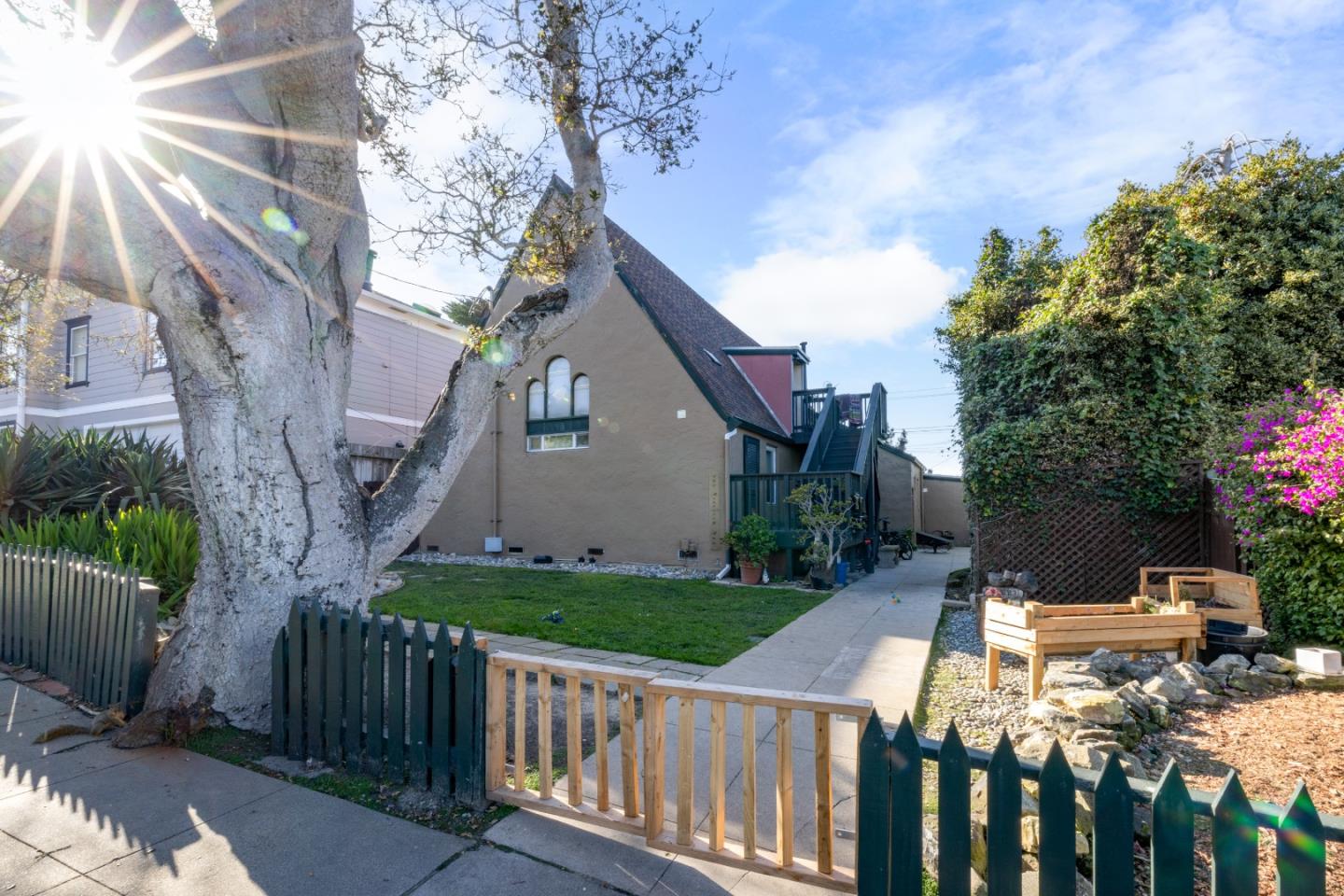 Detail Gallery Image 4 of 49 For 160 Monterey Ave, Pacific Grove,  CA 93950 - – Beds | – Baths