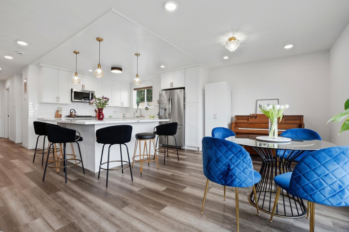 Detail Gallery Image 10 of 32 For 105 Oakridge Dr, Daly City,  CA 94014 - 4 Beds | 2 Baths