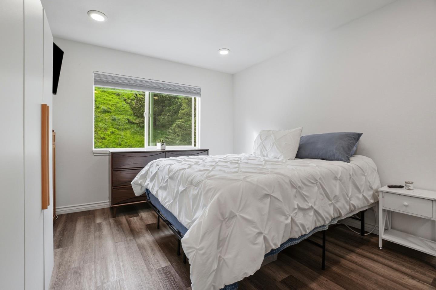 Detail Gallery Image 19 of 32 For 105 Oakridge Dr, Daly City,  CA 94014 - 4 Beds | 2 Baths