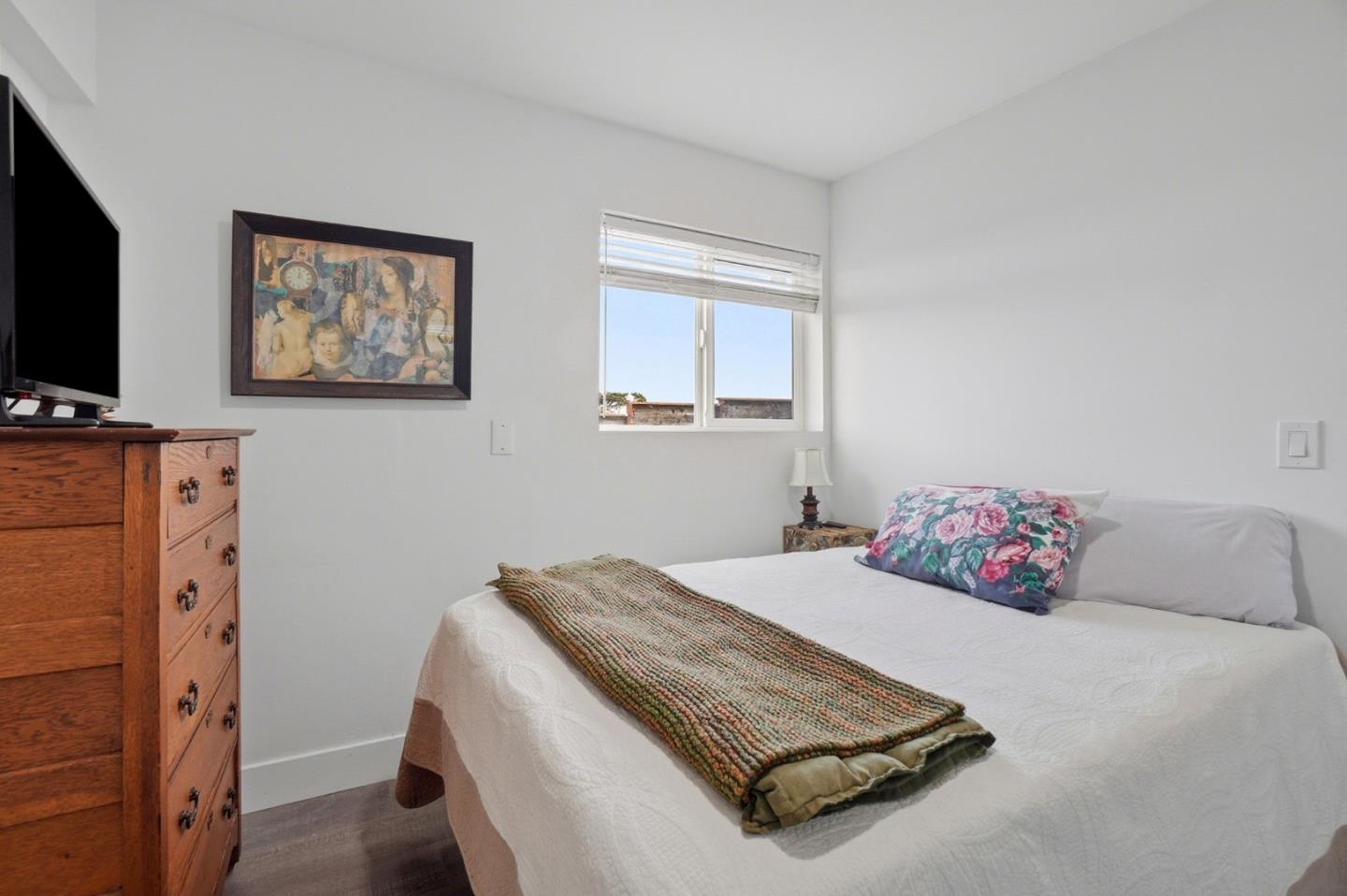 Detail Gallery Image 25 of 32 For 105 Oakridge Dr, Daly City,  CA 94014 - 4 Beds | 2 Baths