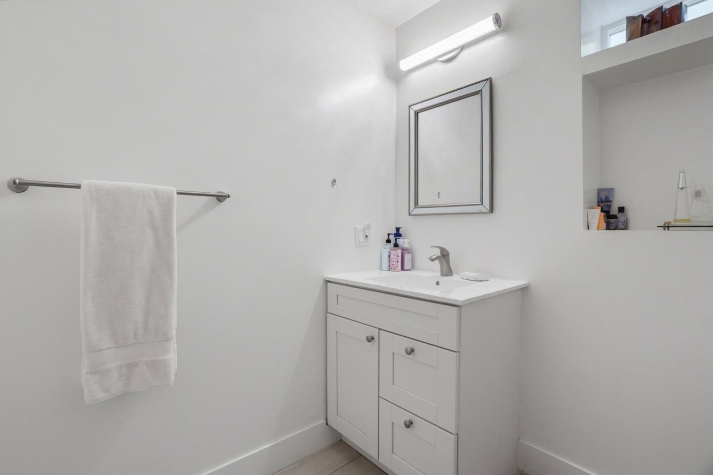 Detail Gallery Image 28 of 32 For 105 Oakridge Dr, Daly City,  CA 94014 - 4 Beds | 2 Baths