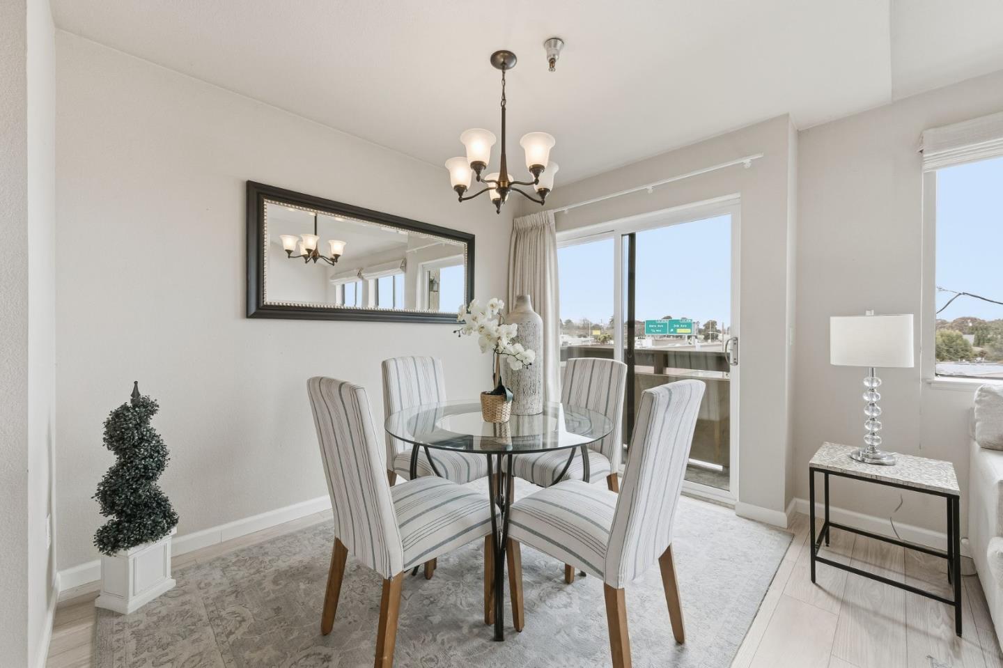 Detail Gallery Image 4 of 34 For 711 S Bayshore Blvd #29,  San Mateo,  CA 94402 - 1 Beds | 1 Baths