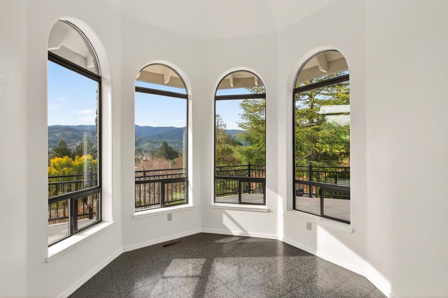 Detail Gallery Image 9 of 25 For 18616 Skuse Ct, San Jose,  CA 95120 - 3 Beds | 2/1 Baths