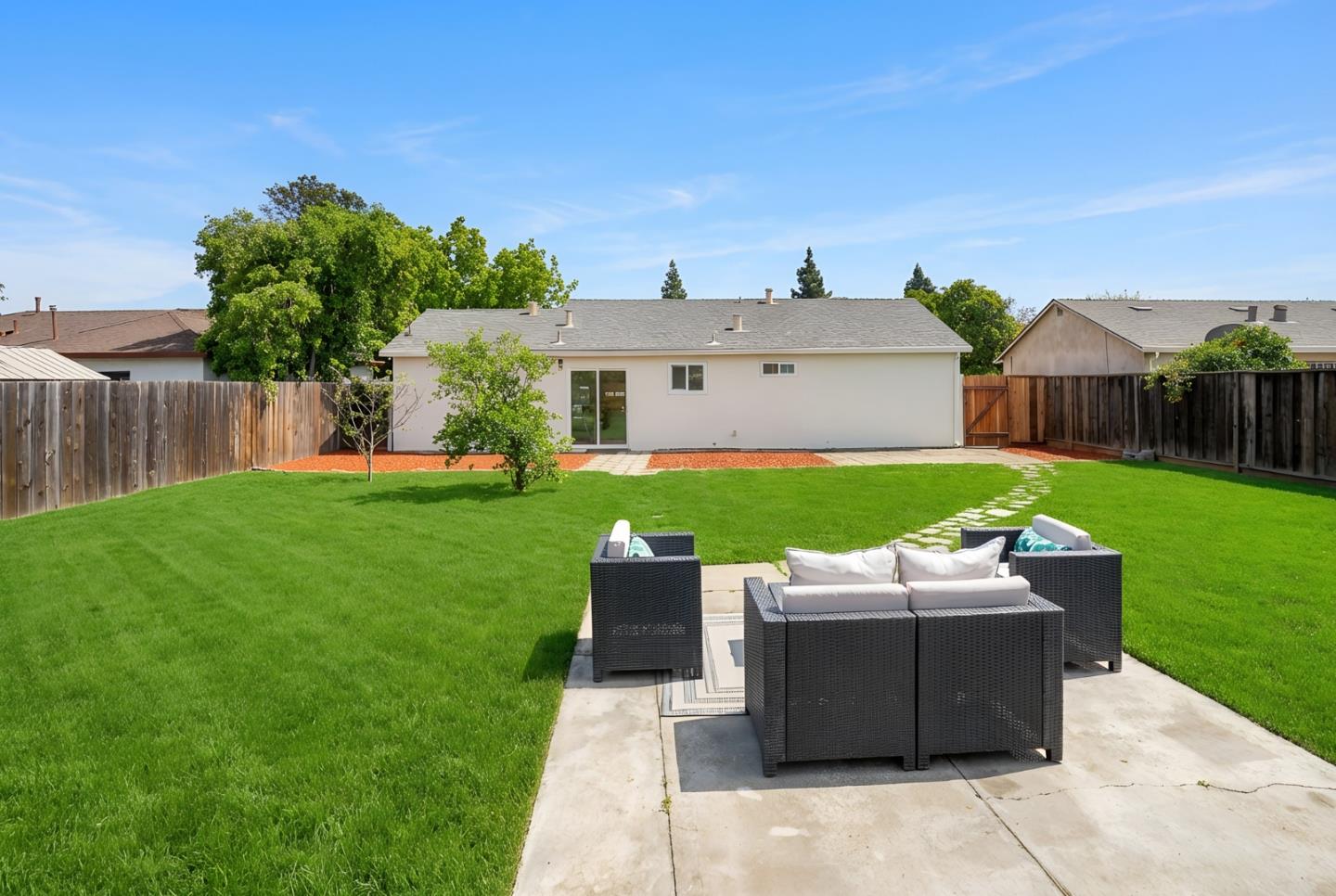 Detail Gallery Image 9 of 9 For 1801 Lavonne Ave, San Jose,  CA 95116 - 2 Beds | 1 Baths