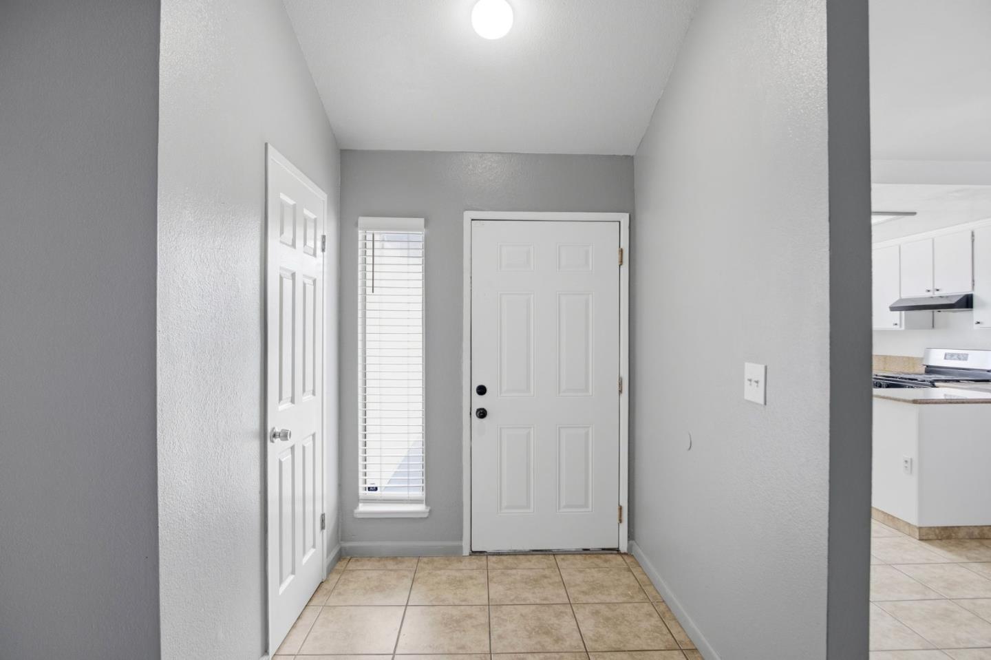 Detail Gallery Image 5 of 31 For 3117 Gibson Way, Modesto,  CA 95354 - 3 Beds | 2 Baths