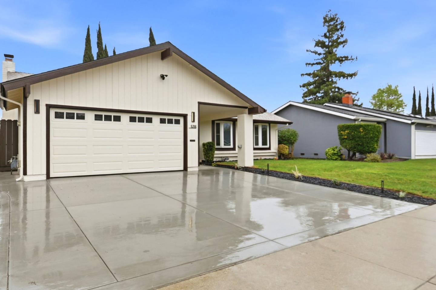 Detail Gallery Image 2 of 28 For 5316 Entrada Olmos, San Jose,  CA 95123 - 3 Beds | 2 Baths