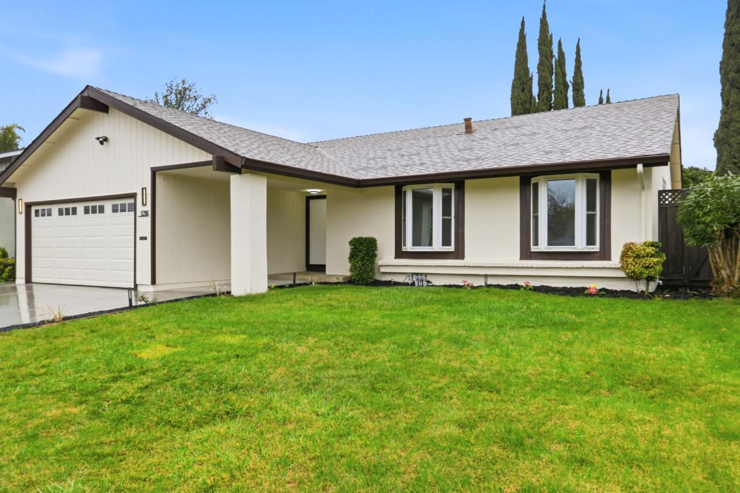 Detail Gallery Image 3 of 28 For 5316 Entrada Olmos, San Jose,  CA 95123 - 3 Beds | 2 Baths