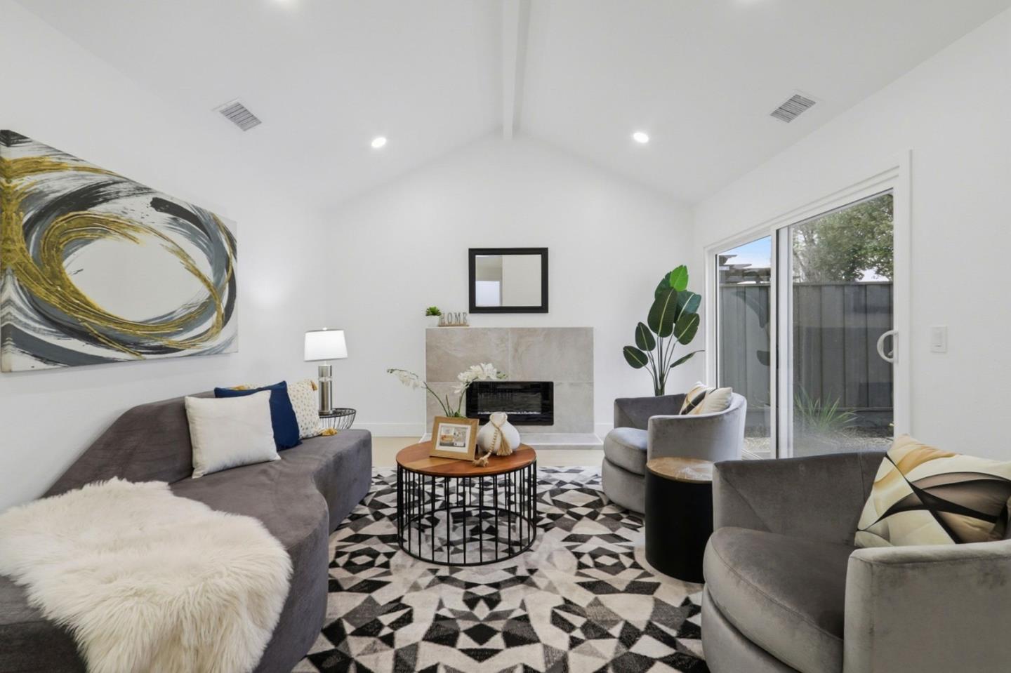 Detail Gallery Image 8 of 28 For 5316 Entrada Olmos, San Jose,  CA 95123 - 3 Beds | 2 Baths