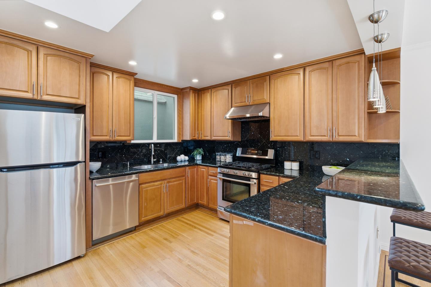 Detail Gallery Image 13 of 36 For 2824 Santiago St, San Francisco,  CA 94116 - 3 Beds | 2 Baths