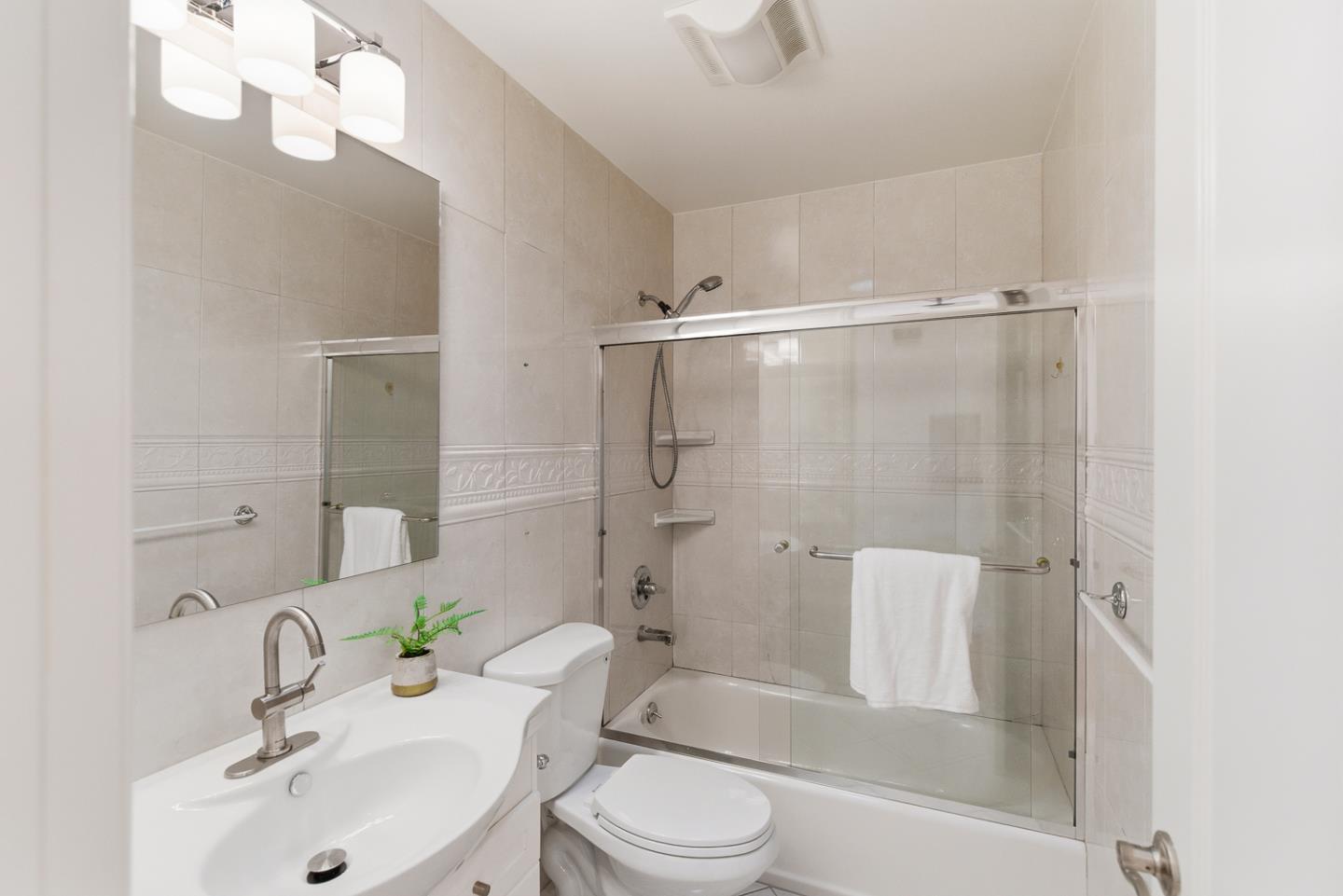 Detail Gallery Image 29 of 36 For 2824 Santiago St, San Francisco,  CA 94116 - 3 Beds | 2 Baths