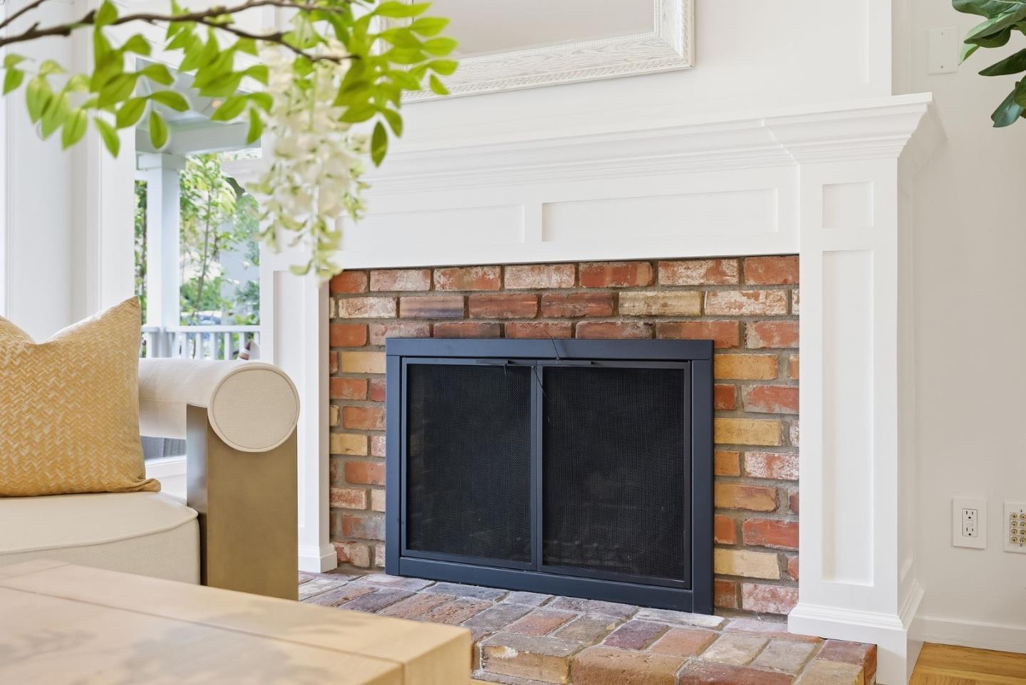 Detail Gallery Image 10 of 33 For 2024 Eaton Ave, San Carlos,  CA 94070 - 3 Beds | 2 Baths