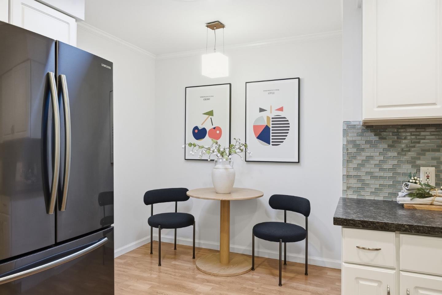 Detail Gallery Image 17 of 33 For 2024 Eaton Ave, San Carlos,  CA 94070 - 3 Beds | 2 Baths