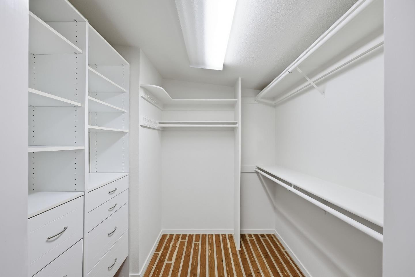 Detail Gallery Image 21 of 33 For 2024 Eaton Ave, San Carlos,  CA 94070 - 3 Beds | 2 Baths