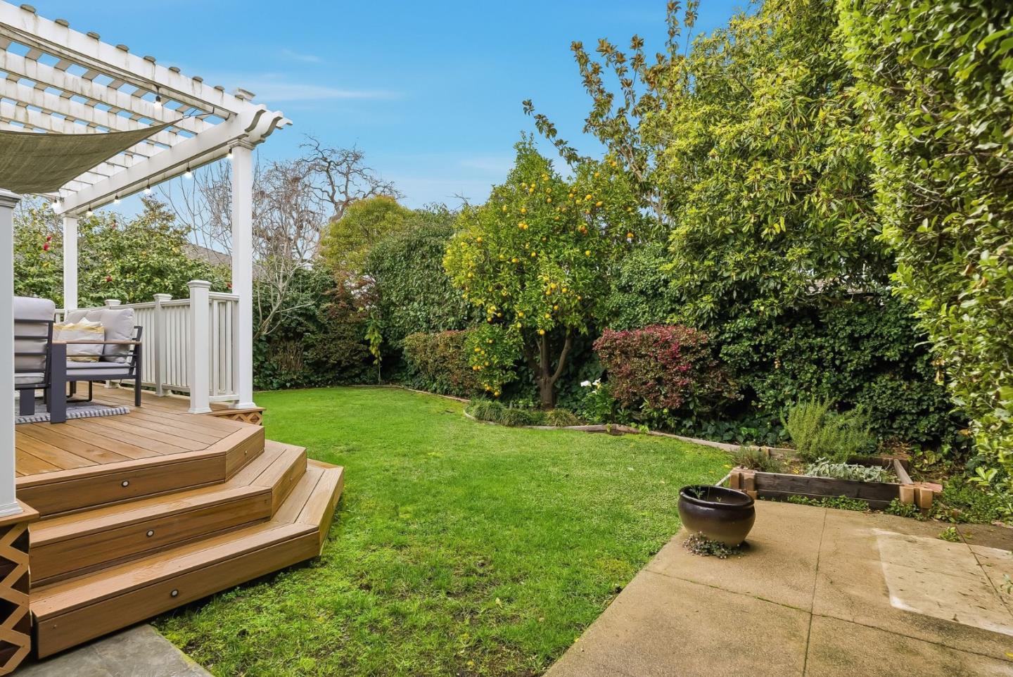 Detail Gallery Image 30 of 33 For 2024 Eaton Ave, San Carlos,  CA 94070 - 3 Beds | 2 Baths